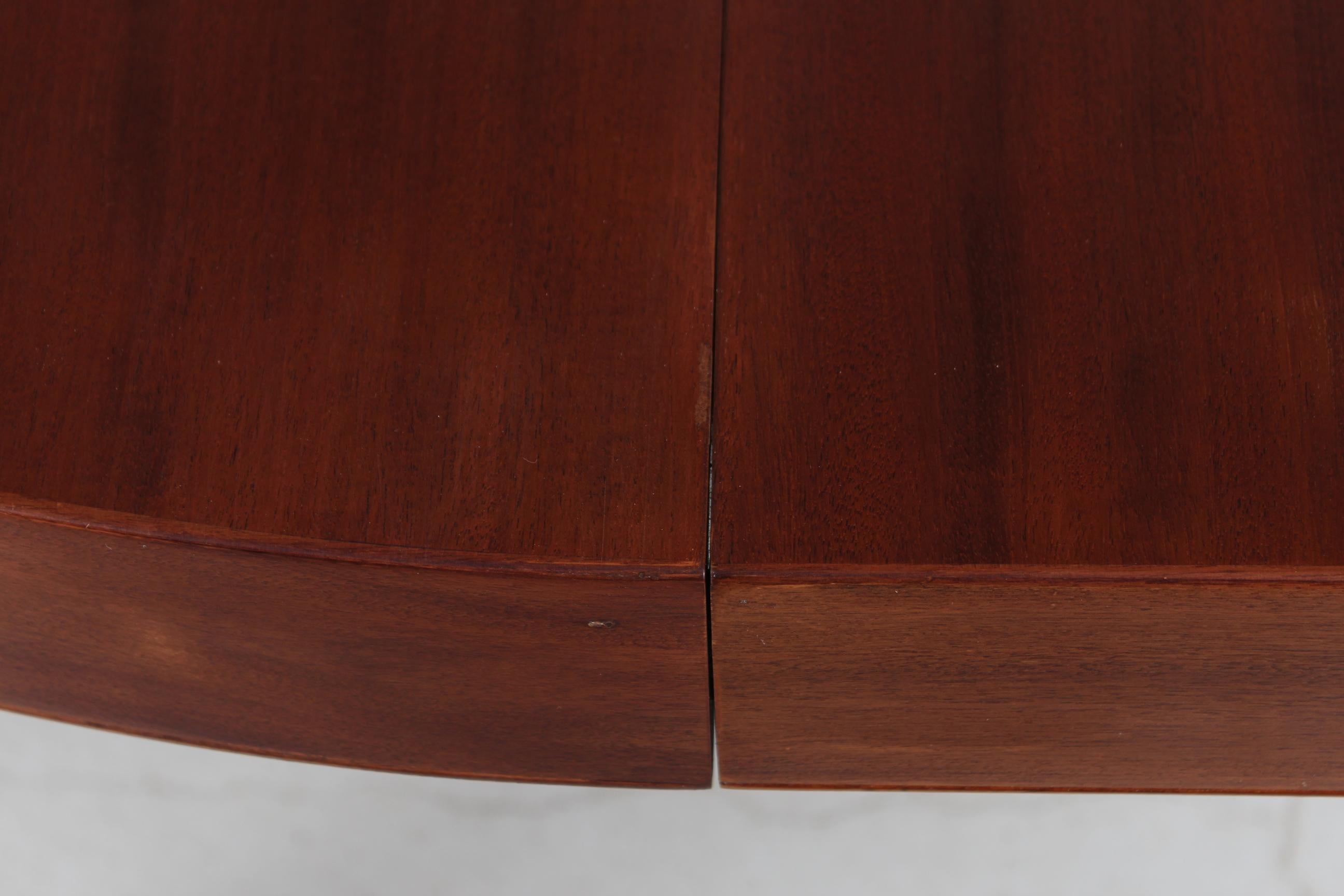 Ole Wanscher Large Round Dining Table of Mahogany Made by A. J. Iversen Denmark For Sale 2