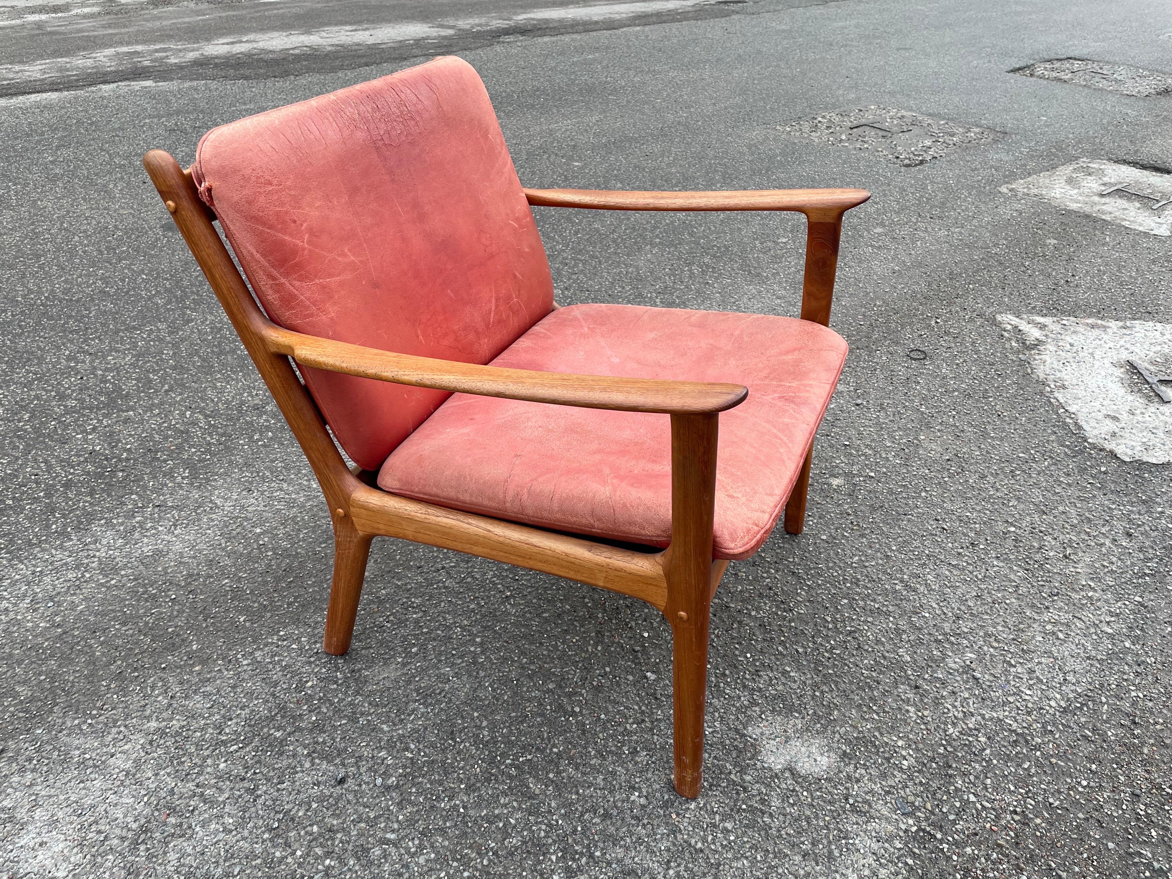Ole Wanscher, Stuhl, Modell 'PJ 112' Teakholz Dänemark, 1950er Jahre.
Dieser Stuhl wurde von Ole Wanscher entworfen. Das Gestell zeigt elegante Linien, vor allem in den Armlehnen. Ole Wanscher, Stuhl, Modell 'PJ 112' aus Teakholz.

Polstermöbel