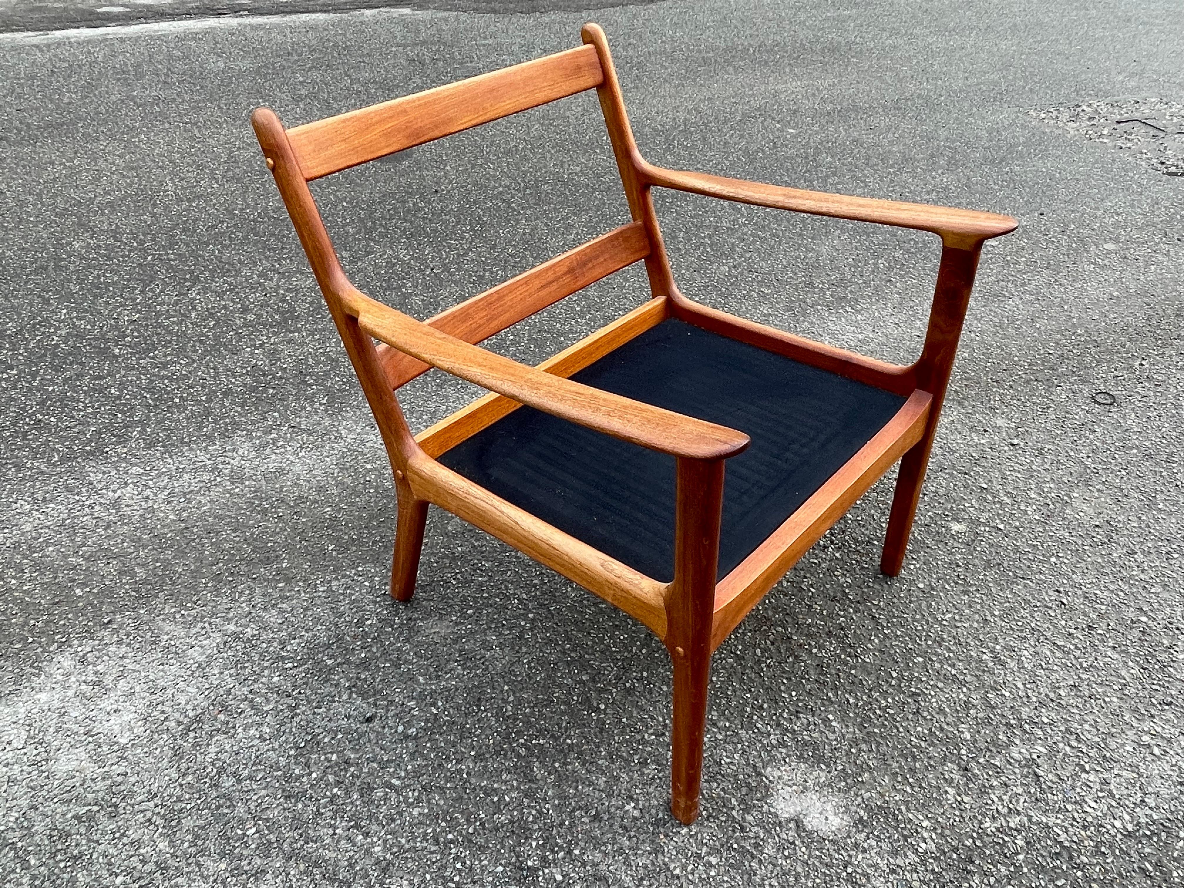 Danish Ole Wanscher Lounge Chair in Teak For Sale