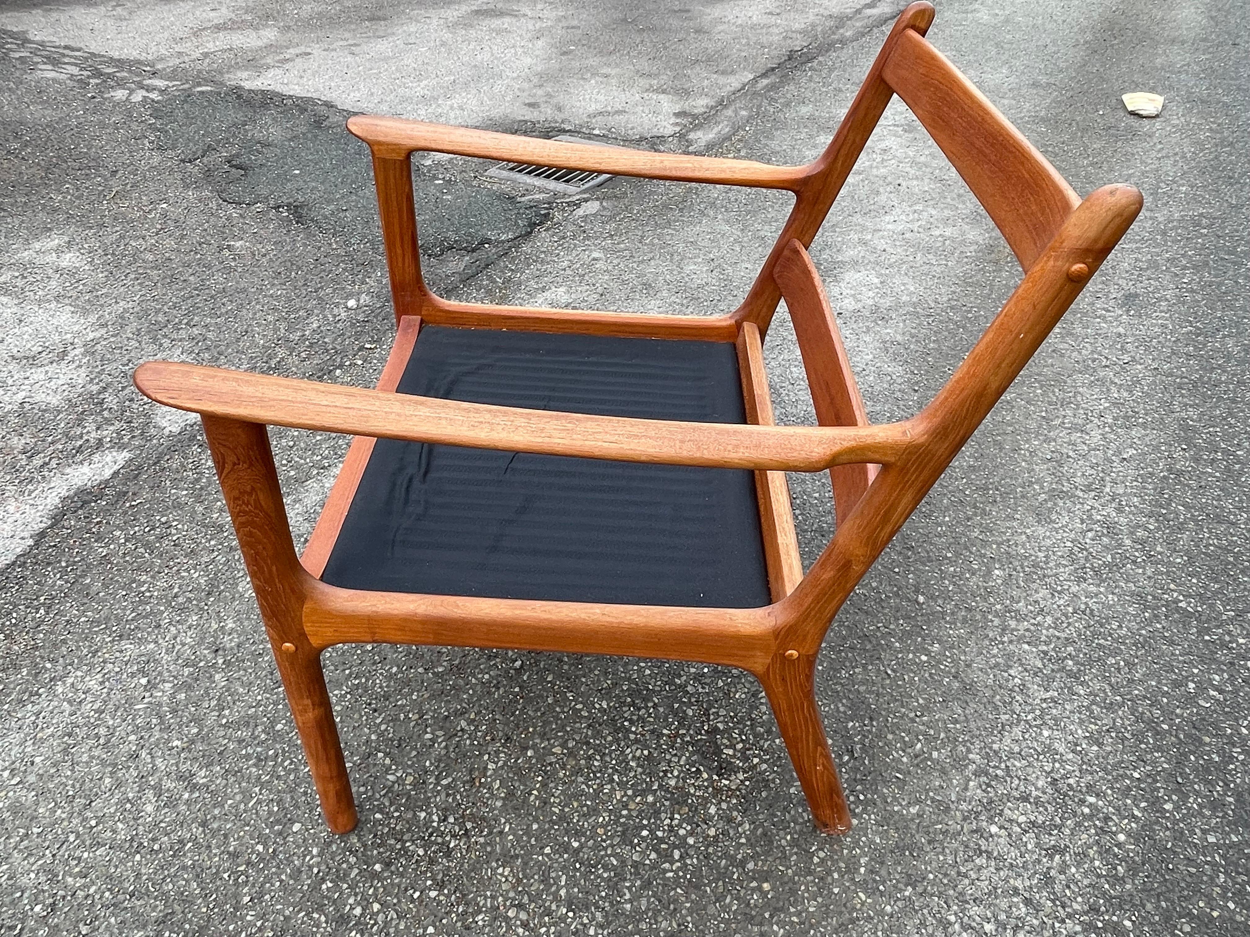 Ole Wanscher Lounge Chair in Teak For Sale 3