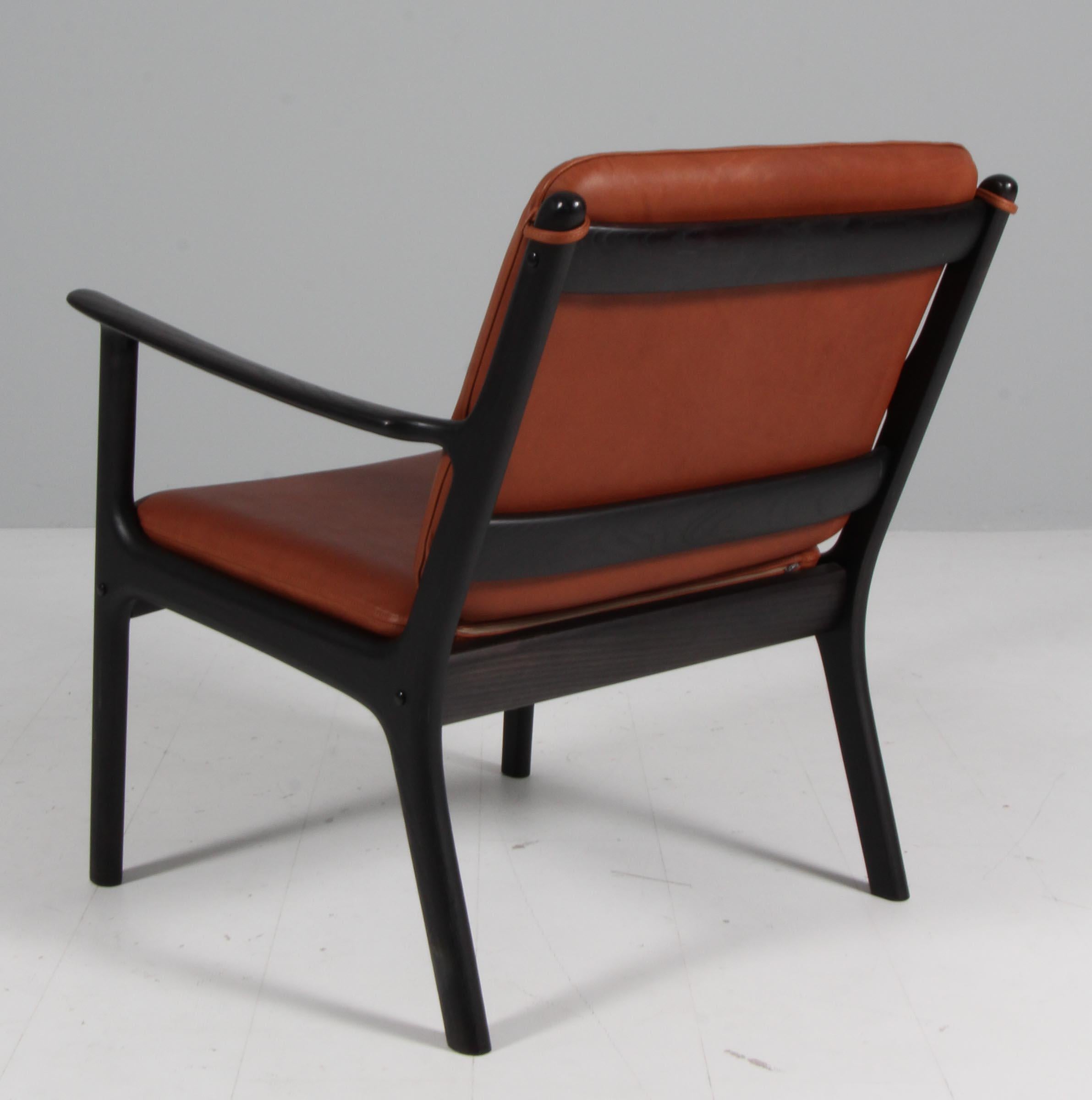 Cuir Chaise longue Ole Wanscher, modèle PJ112, en frêne teinté, années 1960 en vente