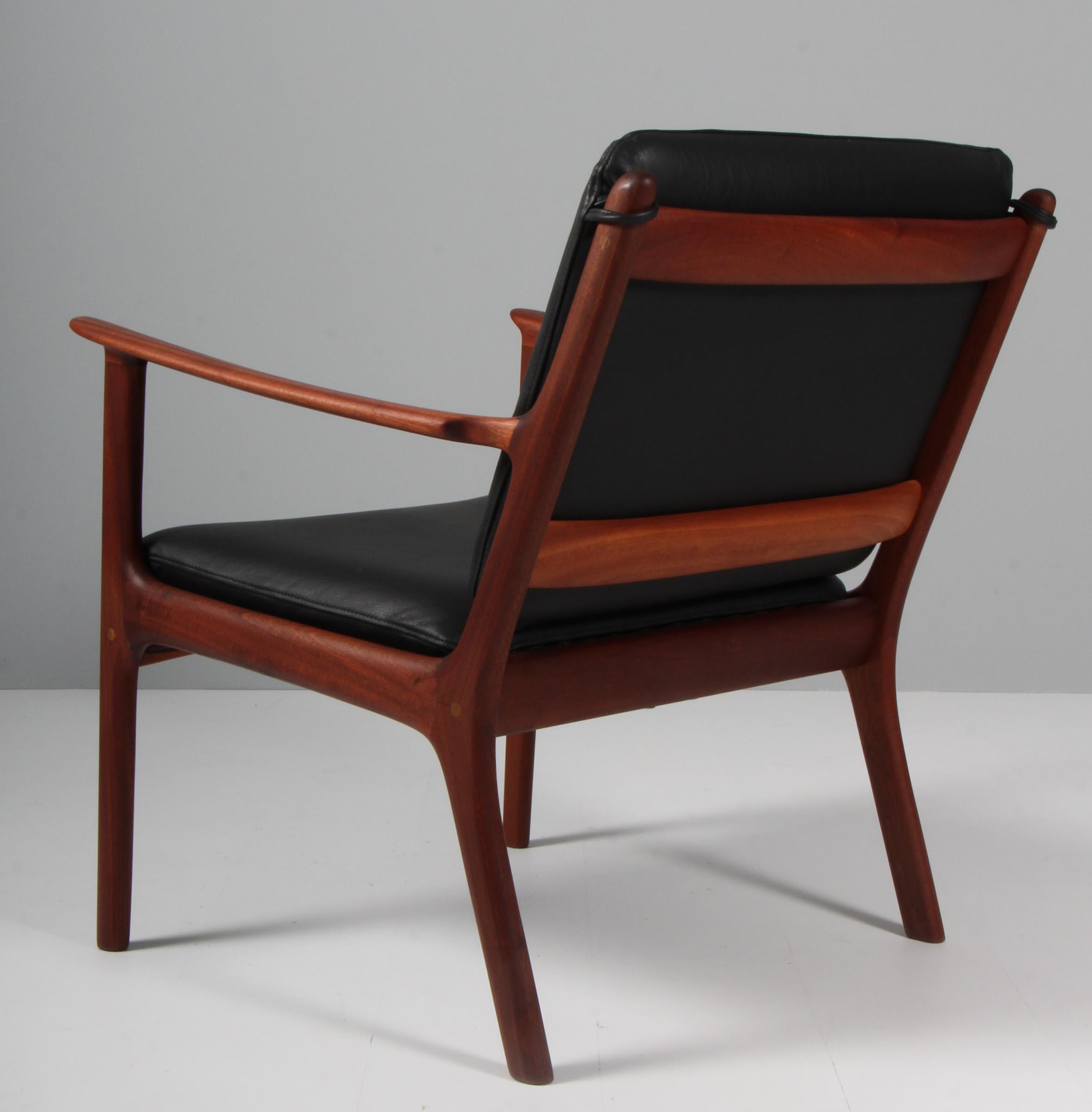 Ole Wanscher Lounge Chairs:: Modell PJ112:: Schwarzes Anilinleder (Mitte des 20. Jahrhunderts) im Angebot