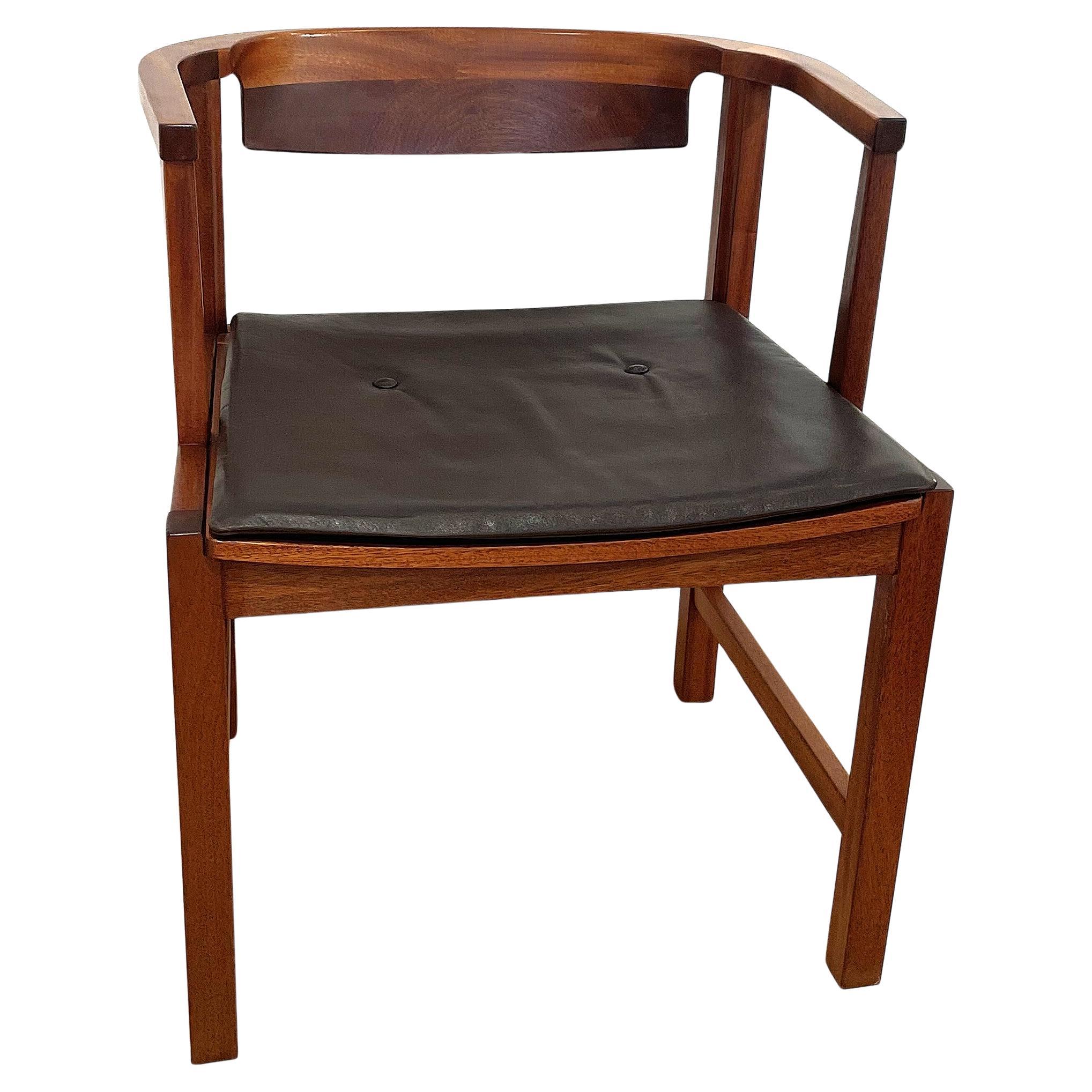 Ole Wanscher Esszimmerstühle aus Mahagonirohr und Leder im Angebot 6