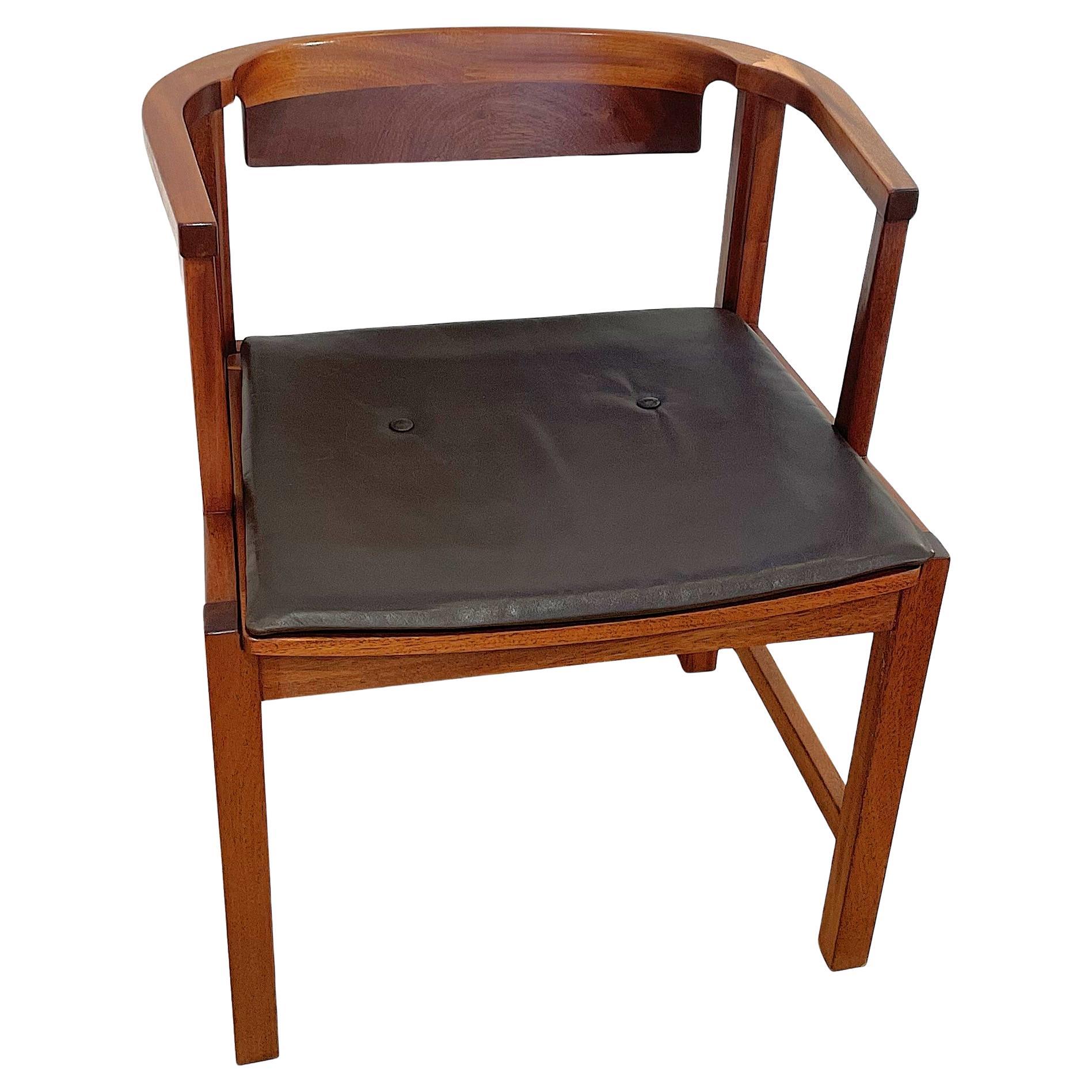 Ole Wanscher Esszimmerstühle aus Mahagonirohr und Leder im Angebot 7