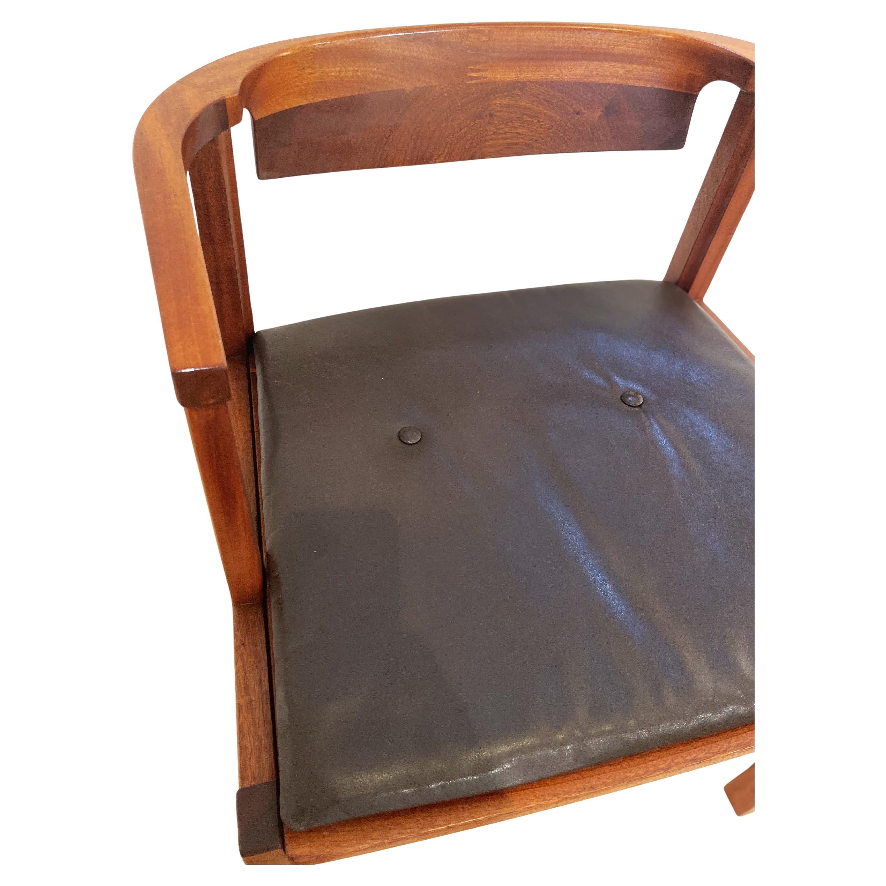 Ole Wanscher Esszimmerstühle aus Mahagonirohr und Leder (Moderne der Mitte des Jahrhunderts) im Angebot