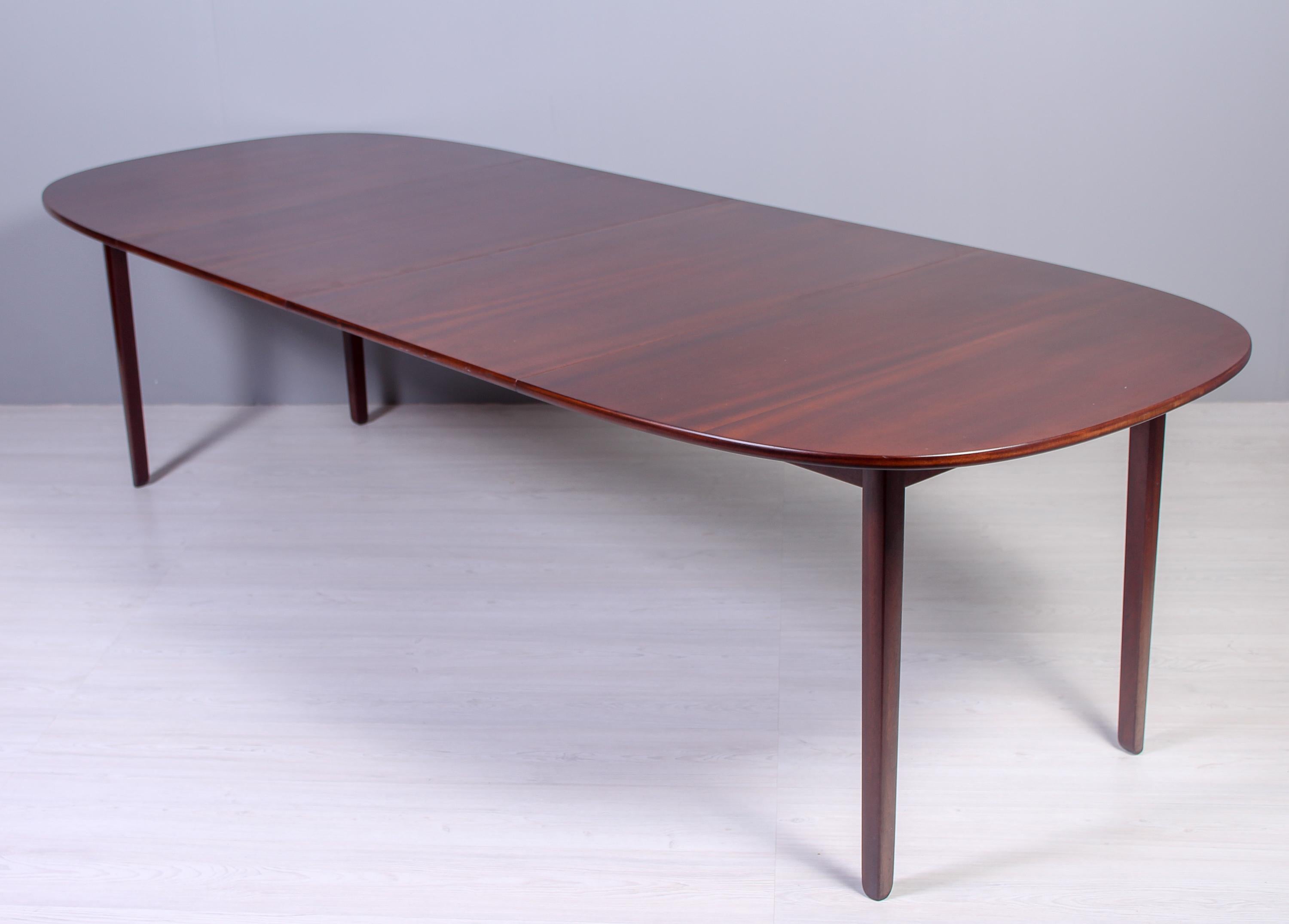 Ole Wanscher Mahogany Rungstedlund Dining Table, 1960s For Sale 1