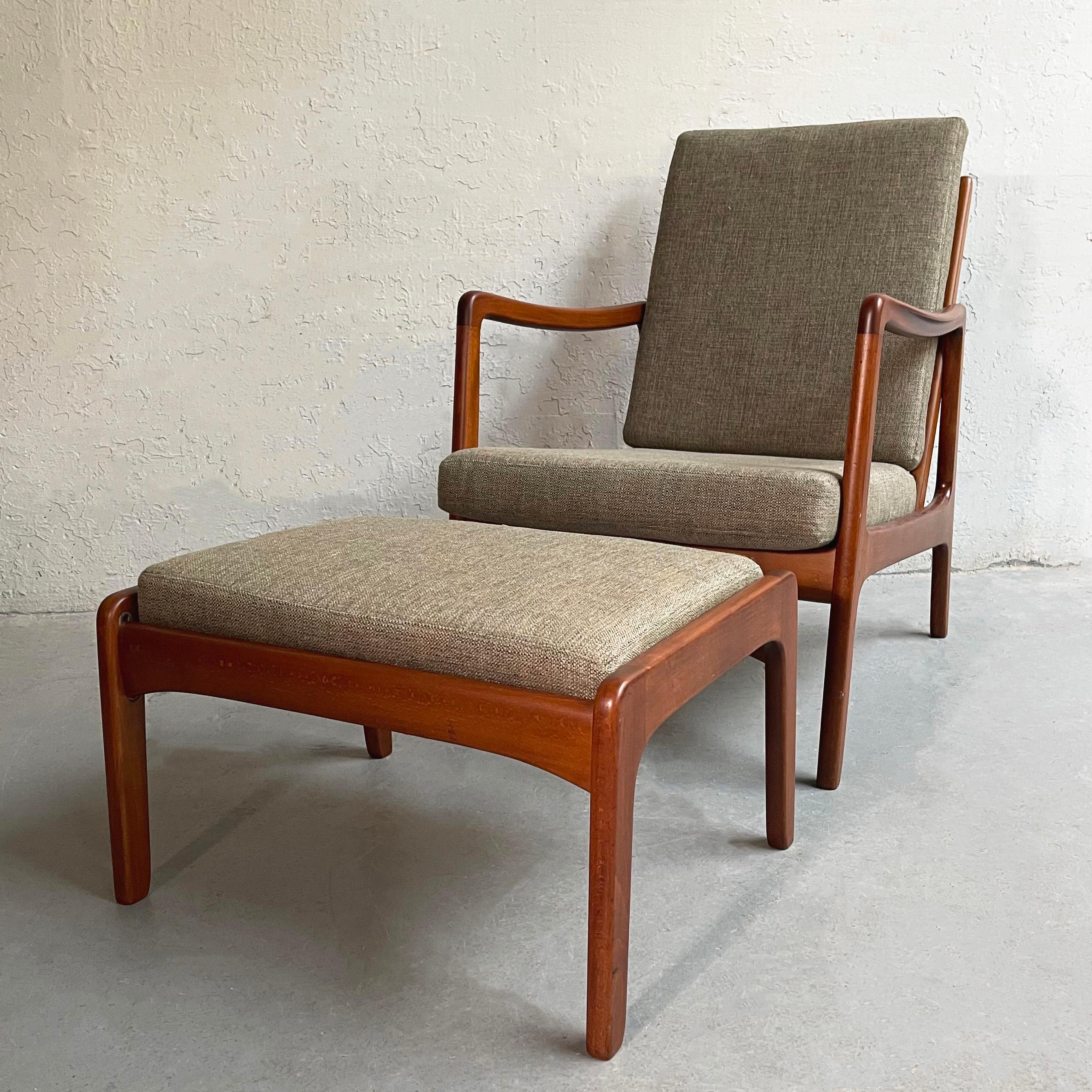 Ole Wanscher Model 109 Walnut Lounge Chair and Ottoman For Sale 1