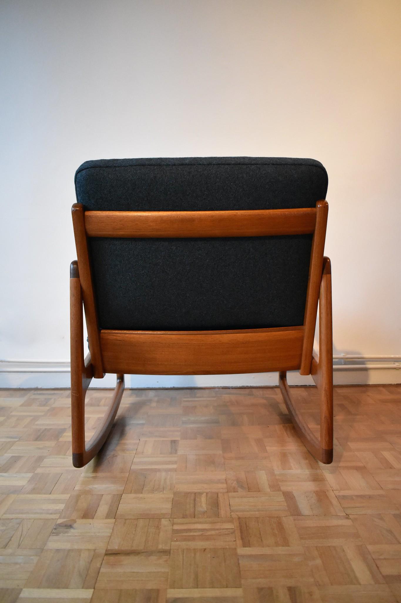 Mid-20th Century Ole Wanscher Model 120 Teak Rocking Chair for France & Son, Denmark