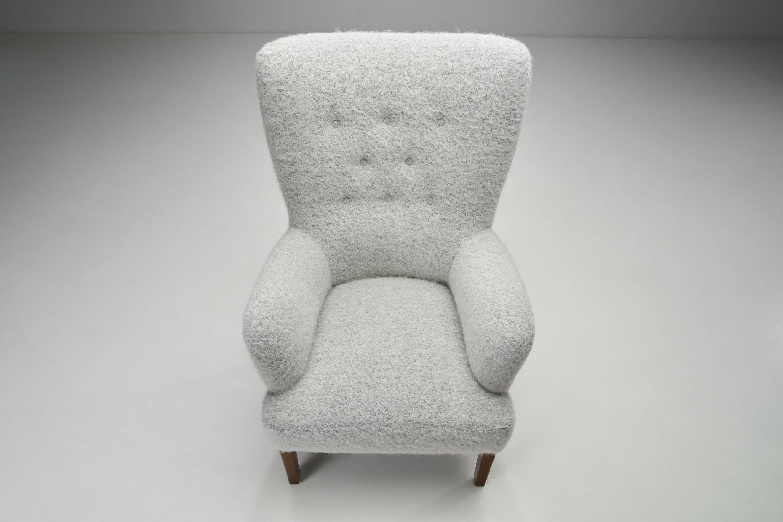 Mid-20th Century Ole Wanscher “Model 1673” High Back Chair for Fritz Hansen, Denmark, 1940s For Sale