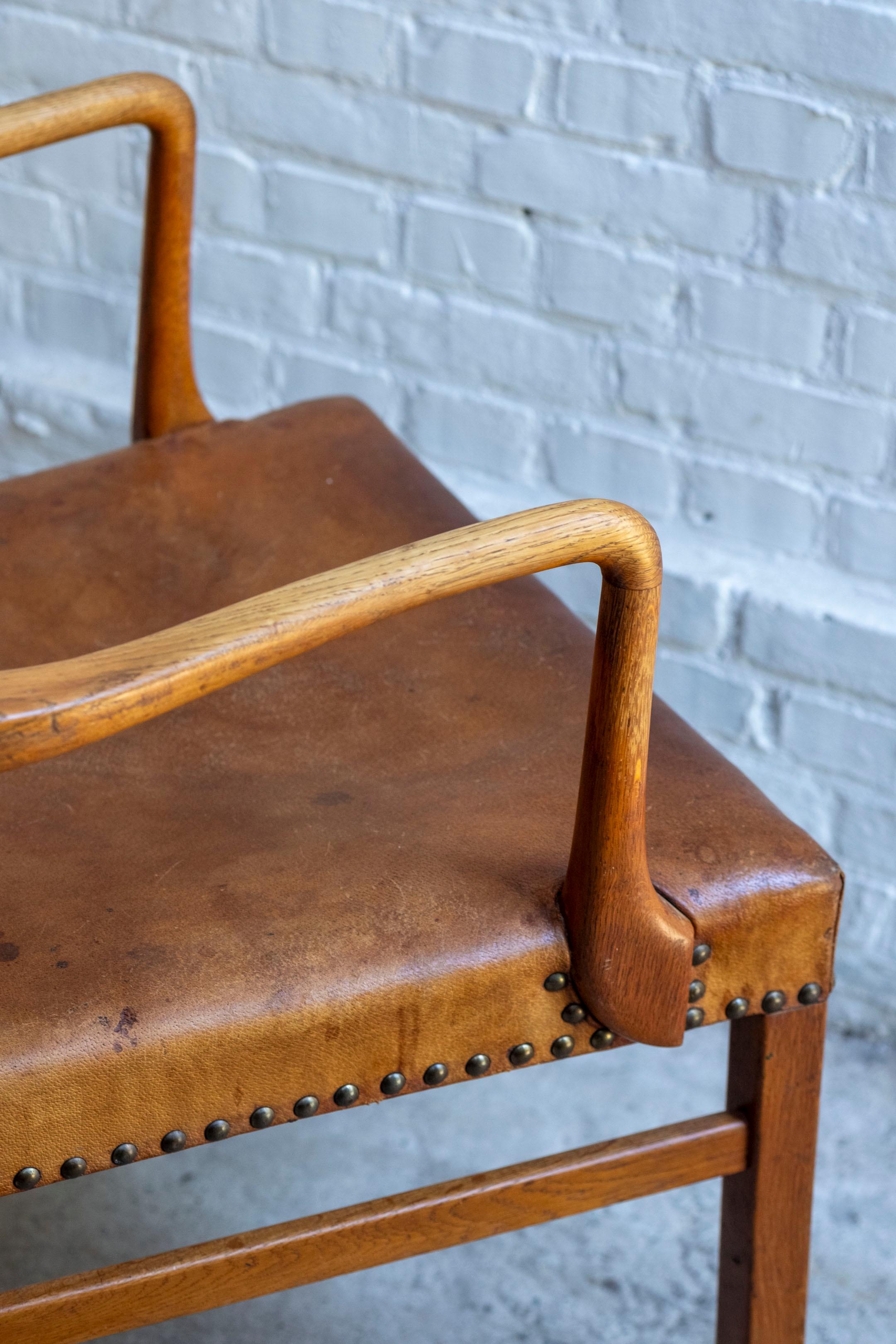 Modèle Ole Wanscher 1675 en Oak, Fritz Hansen, années 1940 Danemark en vente 3