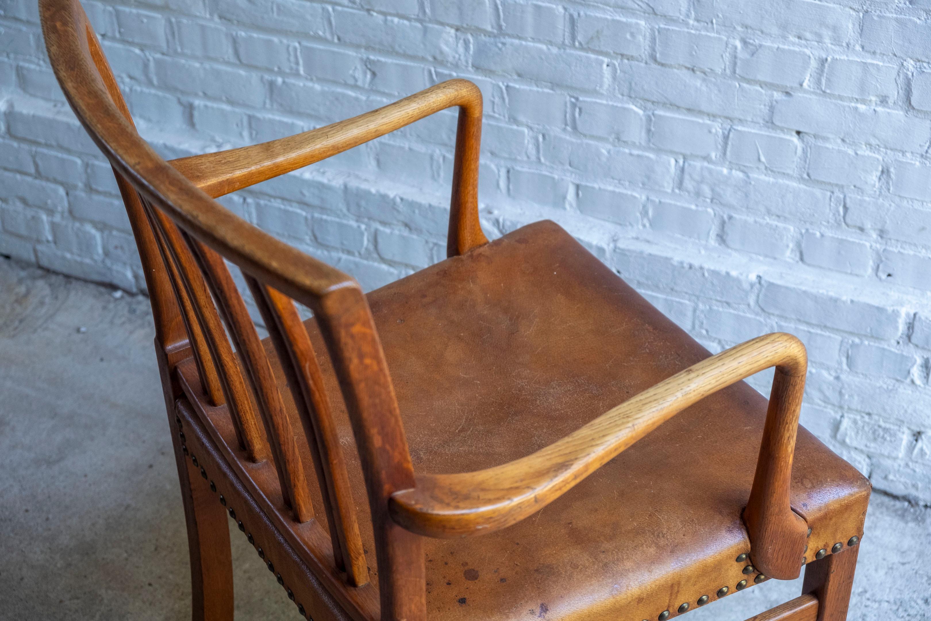 Milieu du XXe siècle Modèle Ole Wanscher 1675 en Oak, Fritz Hansen, années 1940 Danemark en vente