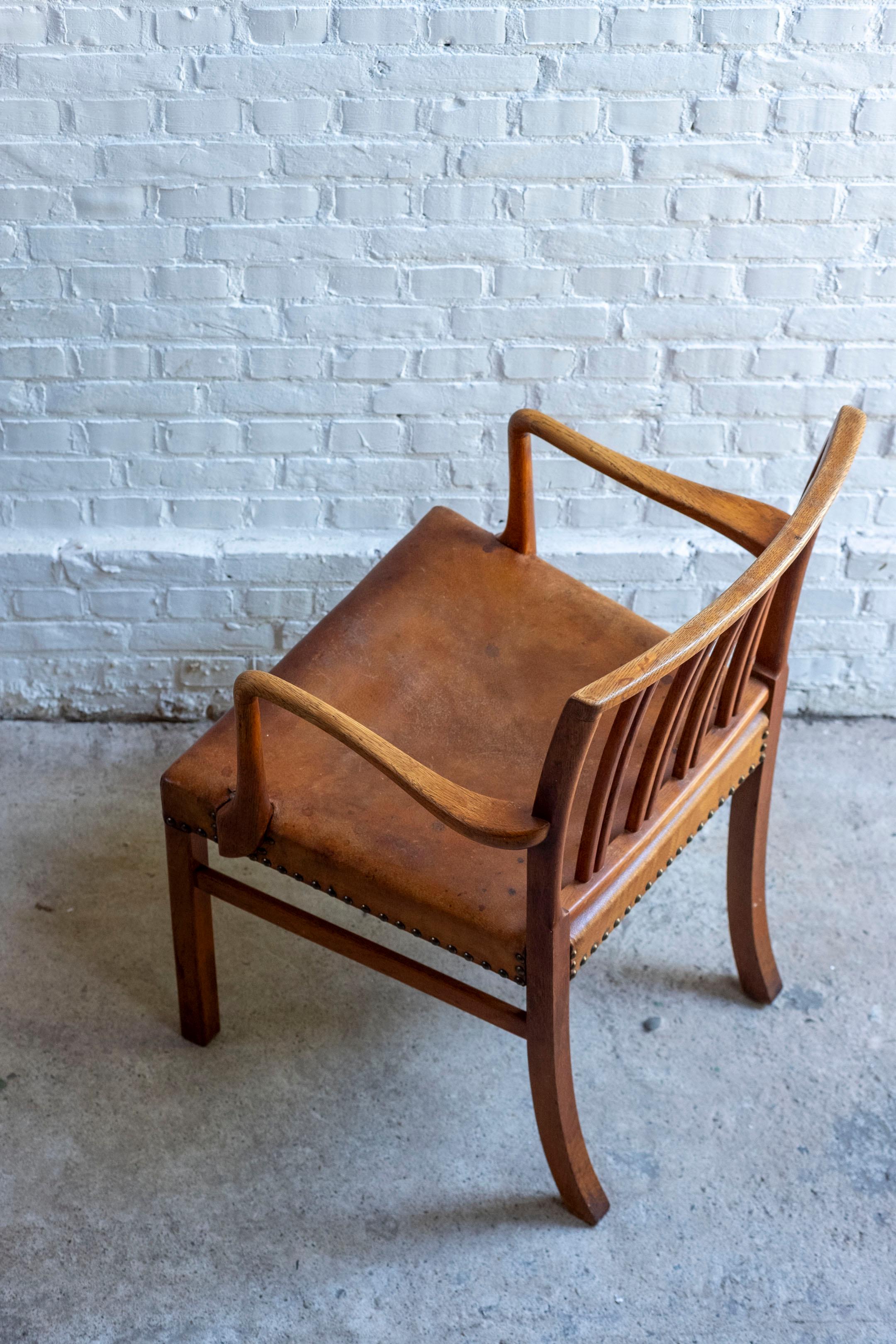 Cuir Modèle Ole Wanscher 1675 en Oak, Fritz Hansen, années 1940 Danemark en vente
