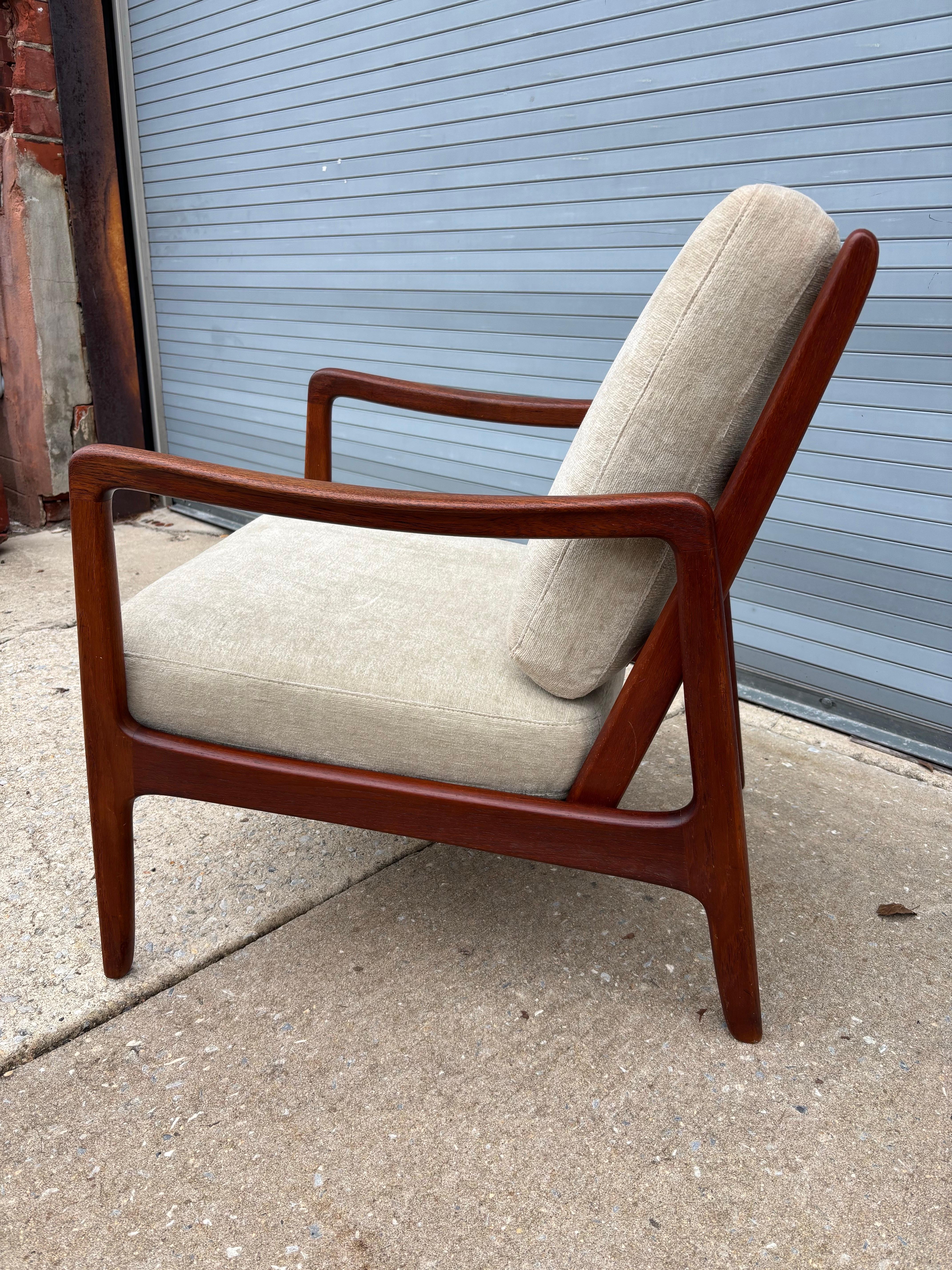 Upholstery Ole Wanscher Model FD-109 for France and Son Teak Open Armchair