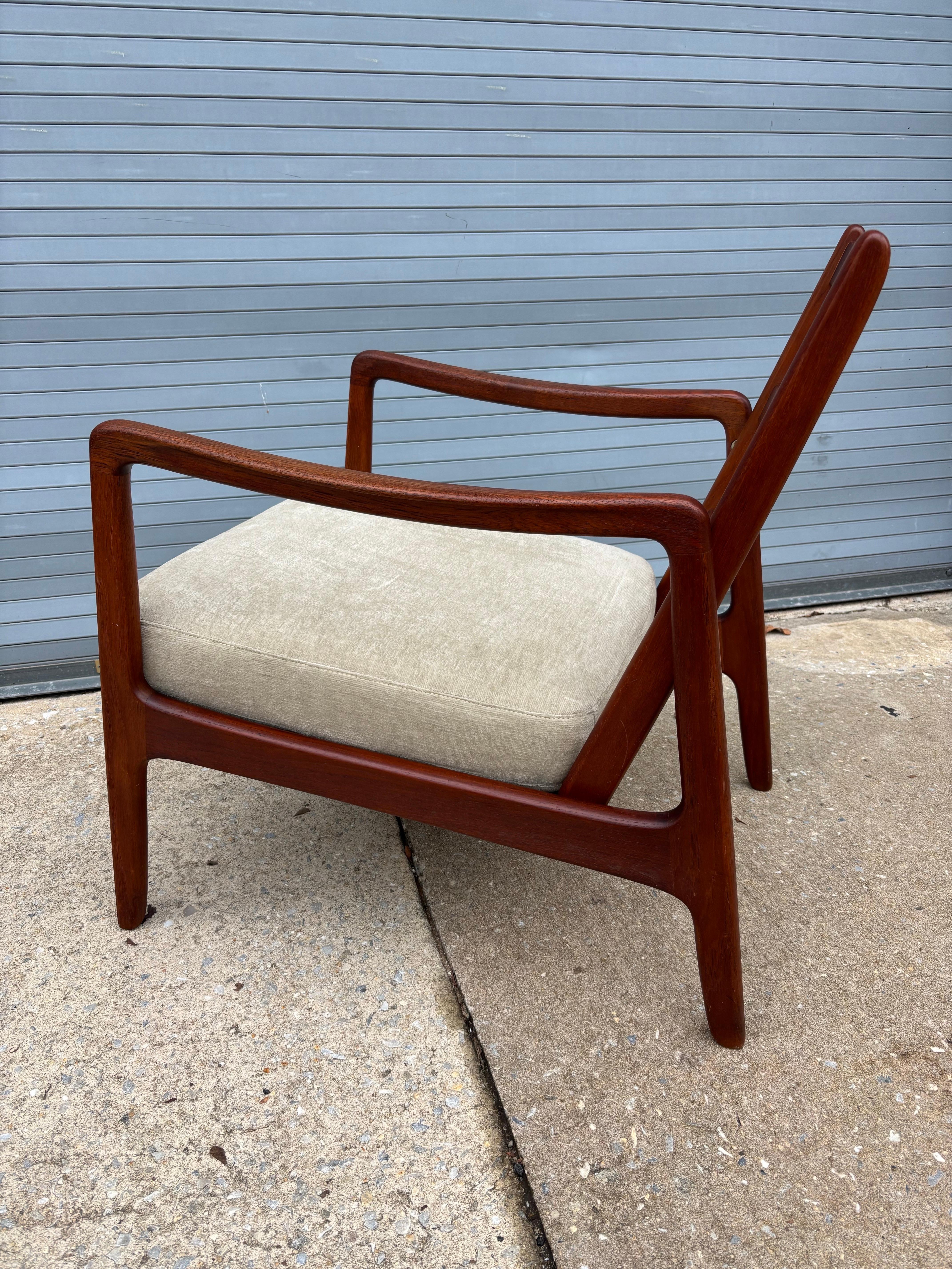 Ole Wanscher Model FD-109 for France and Son Teak Open Armchair 2