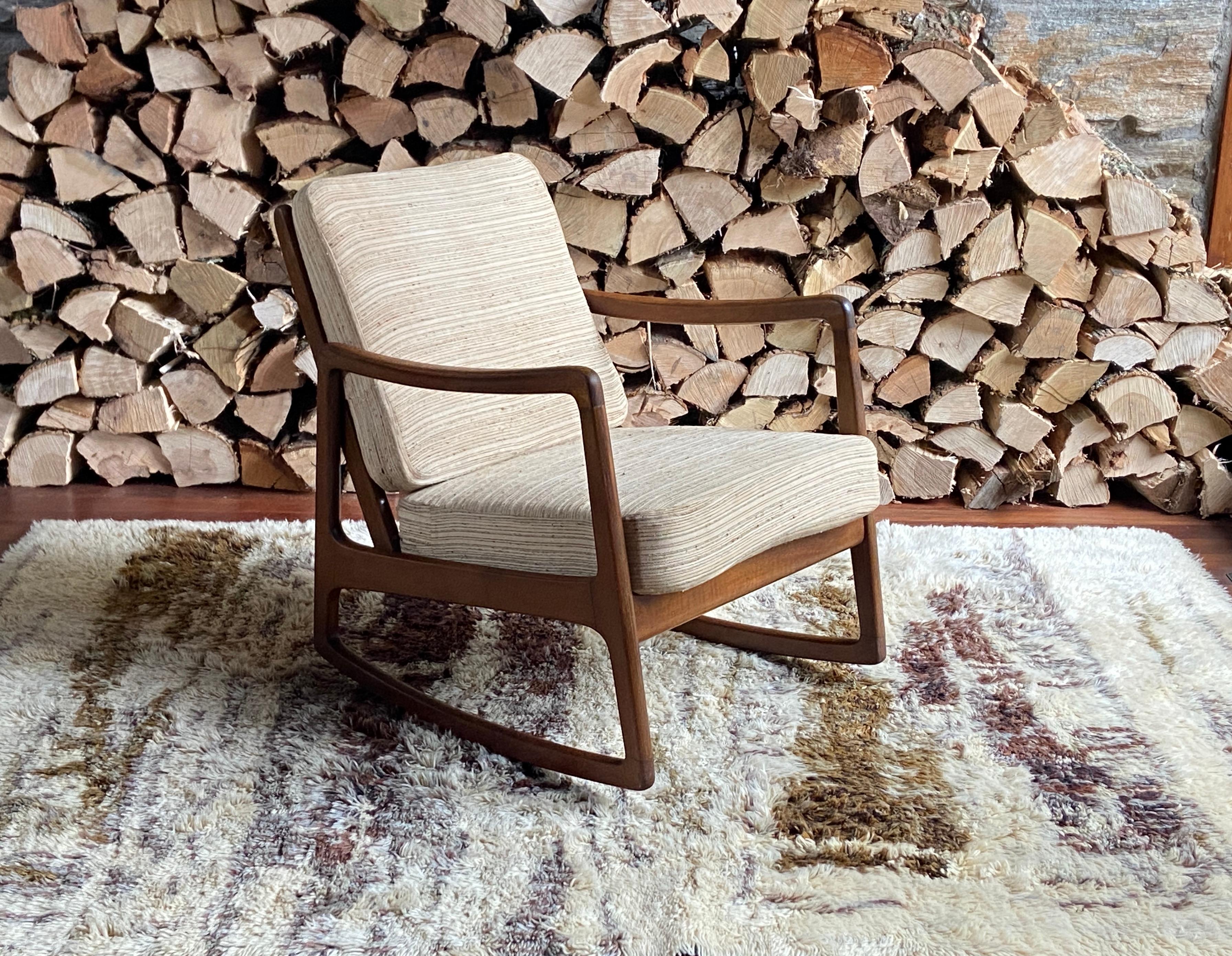Ole Wanscher model Fd-110 Danish teak rocking chair Escandinavo moderno en venta