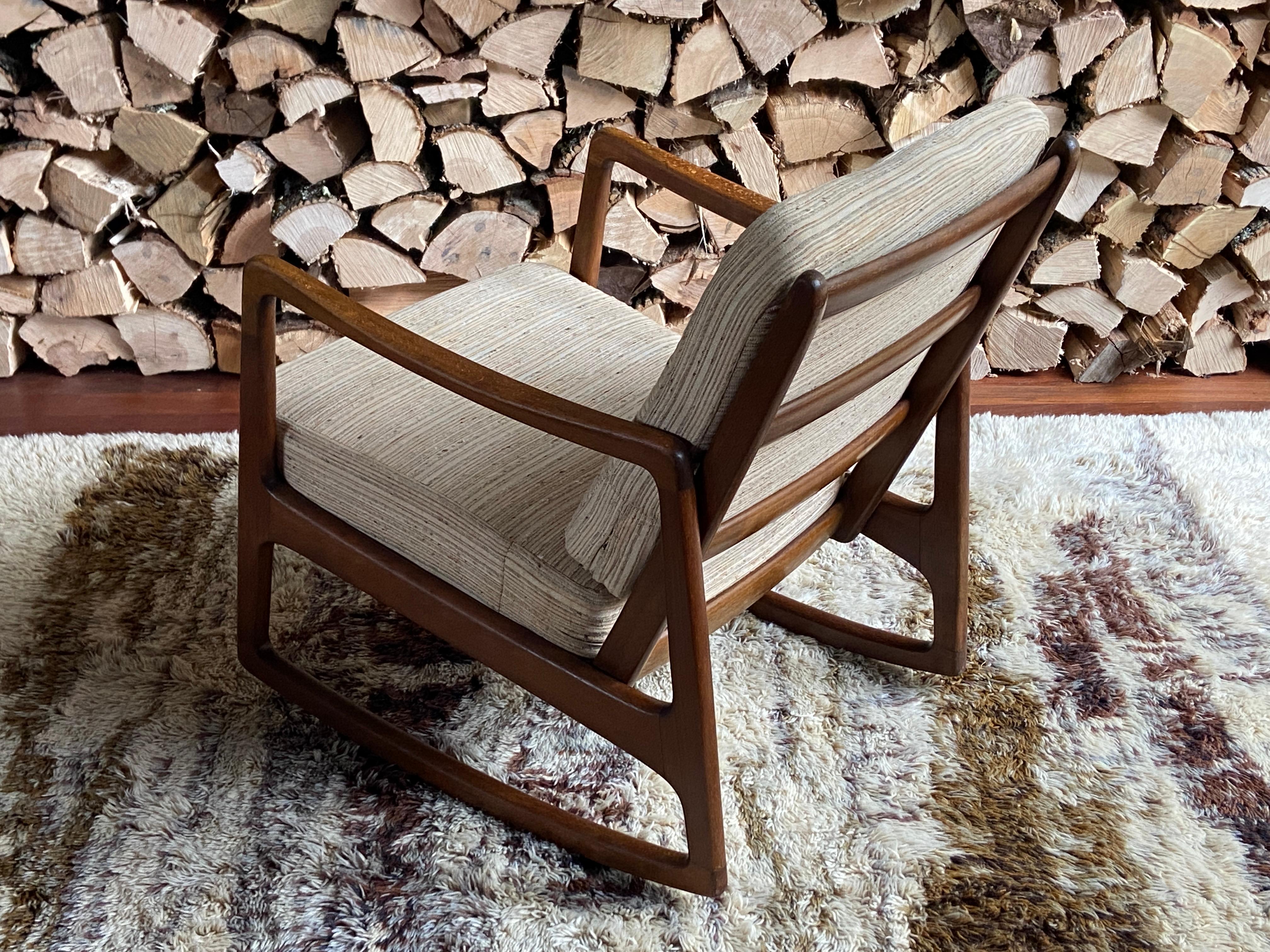 Ole Wanscher model Fd-110 Danish teak rocking chair en Bueno estado para la venta en Liberty, NY