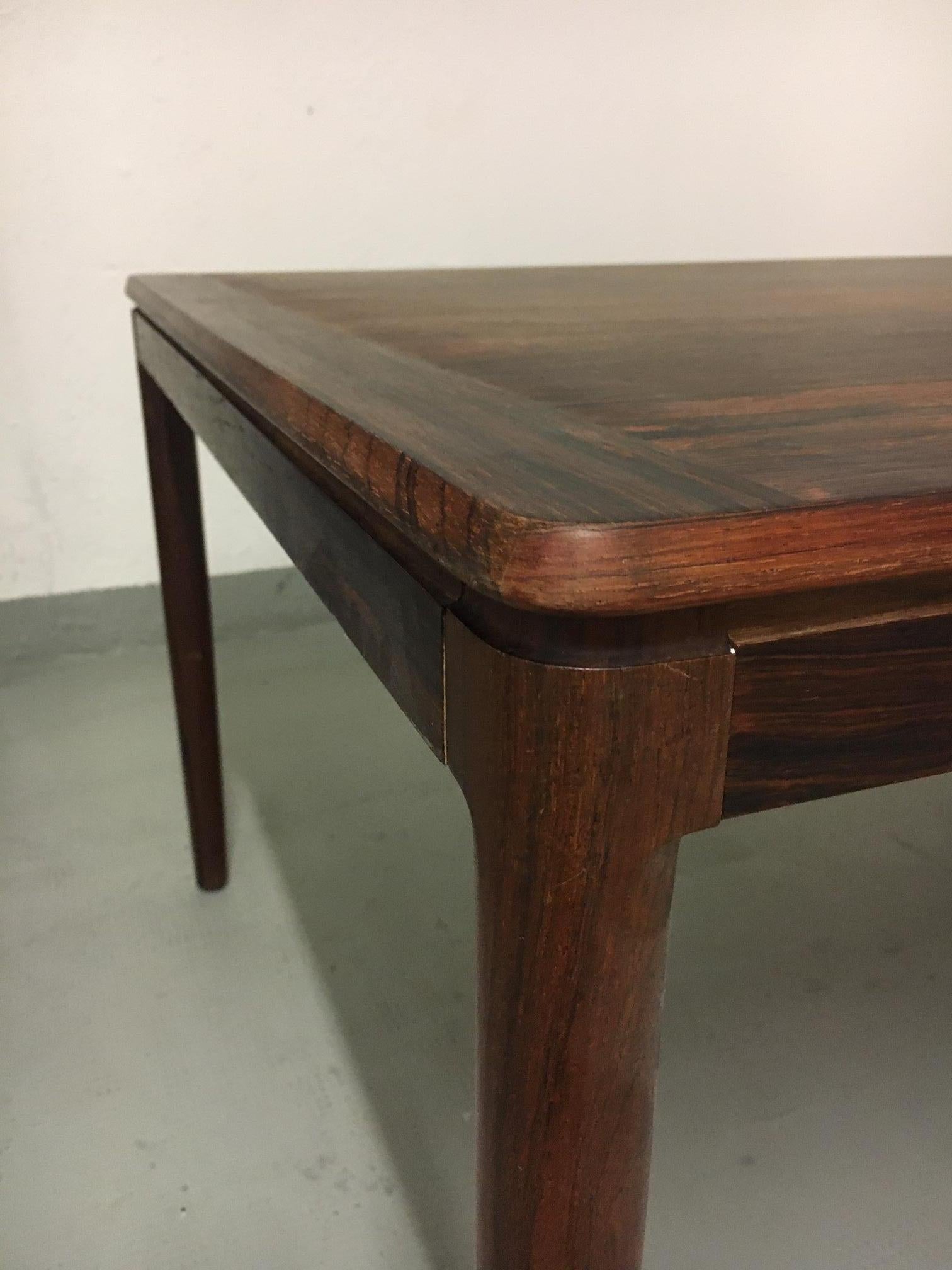 Milieu du XXe siècle Table basse en bois de rose Ole Wanscher Rio en vente