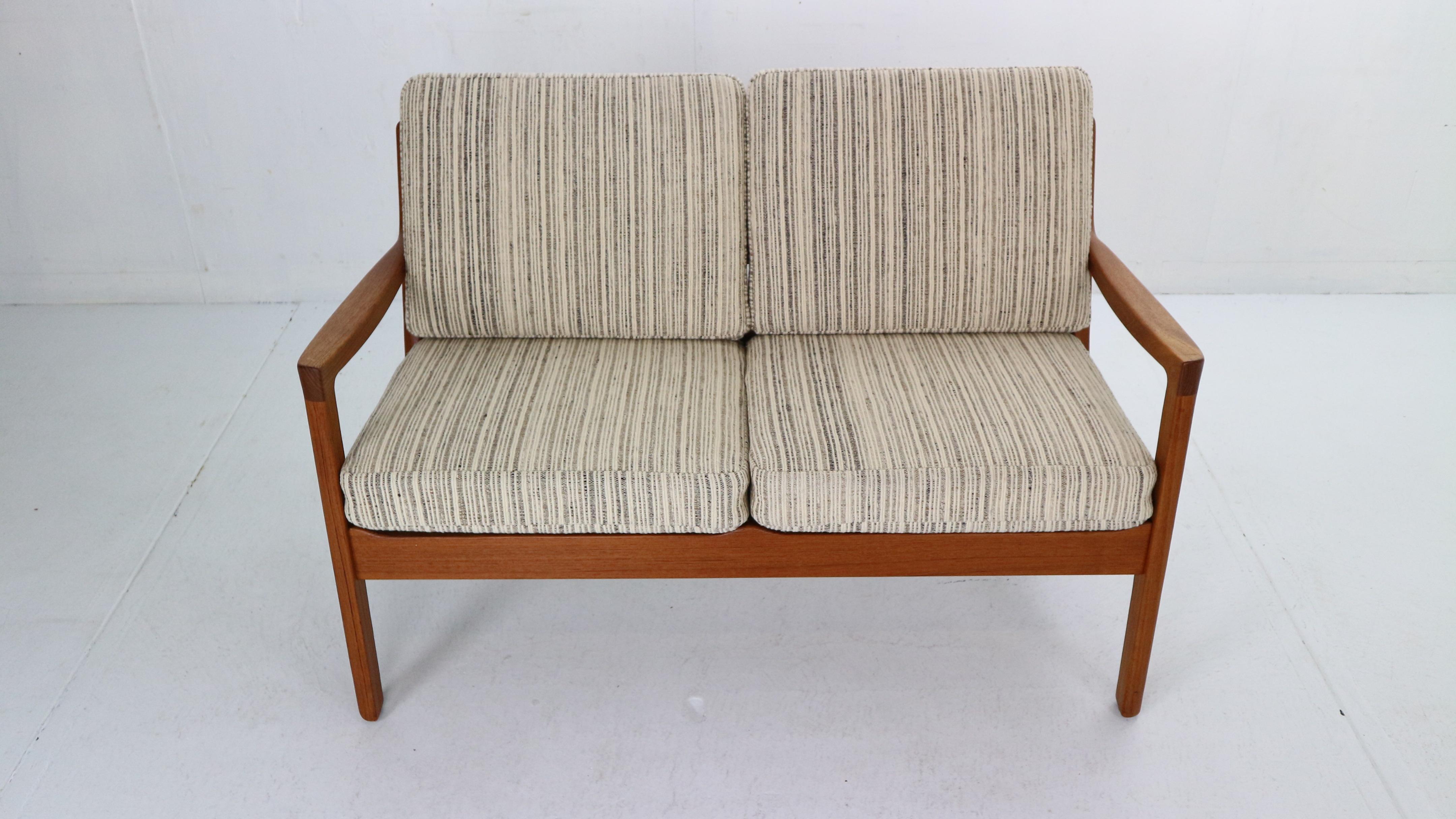 Mid-Century Modern Ole Wanscher Senator 166 Teak 2-Seater Sofa for France & Søn, 1960 Denmark