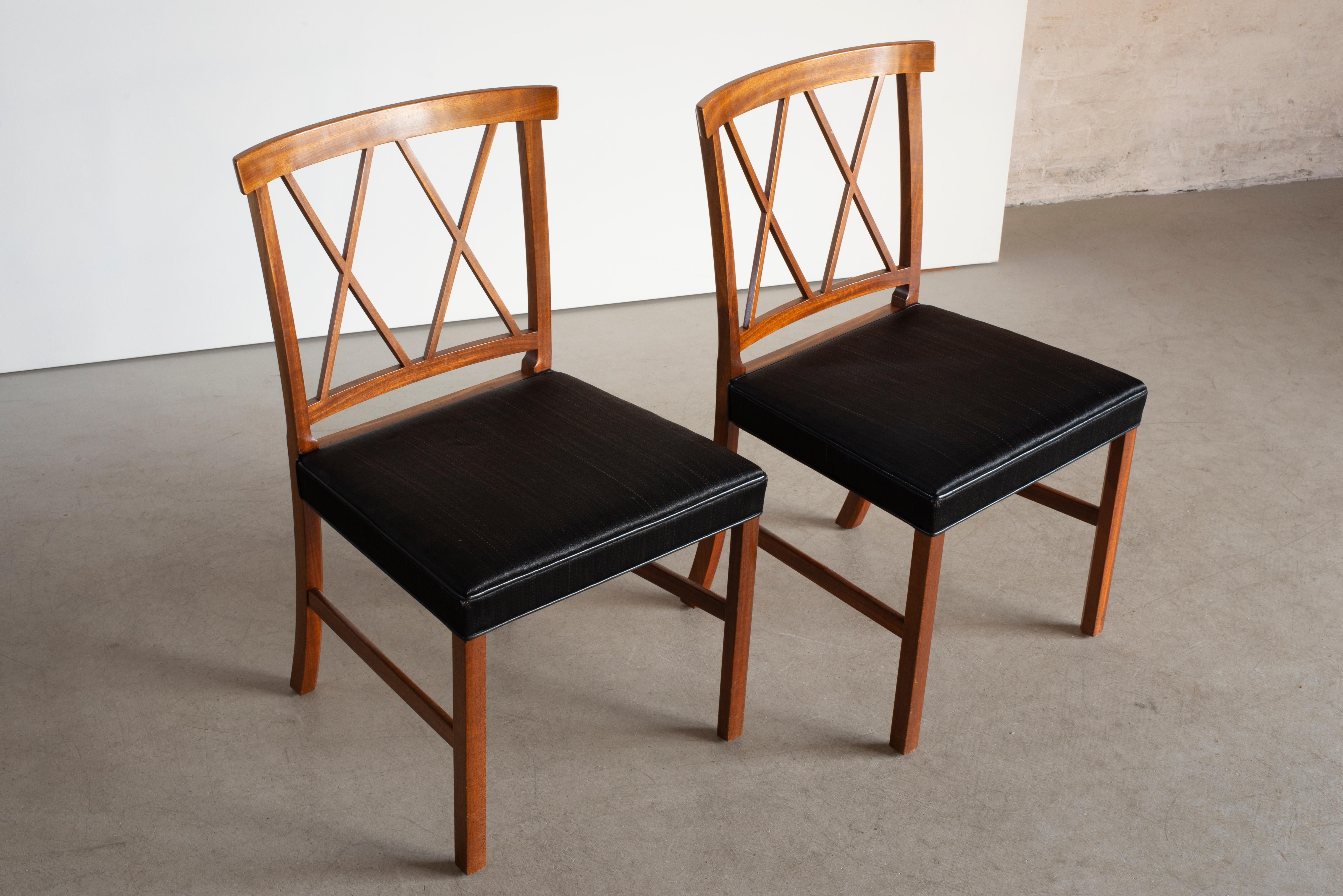 Ole Wanscher Set of Eight Chairs for a. J. Iversen In Good Condition For Sale In Copenhagen, DK