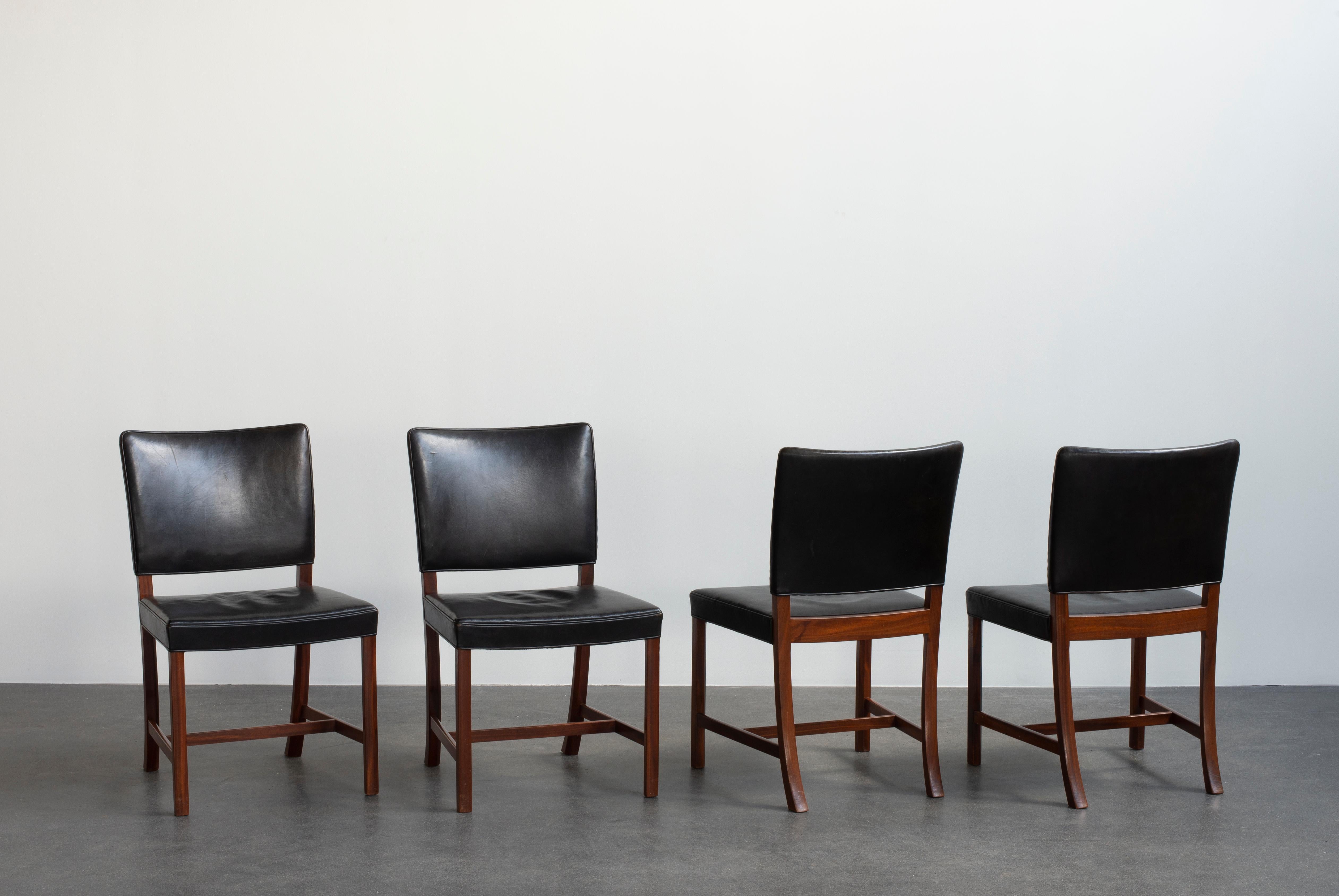 Scandinave moderne Ensemble de quatre chaises d'Ole Wanscher pour A. J. Iversen en vente