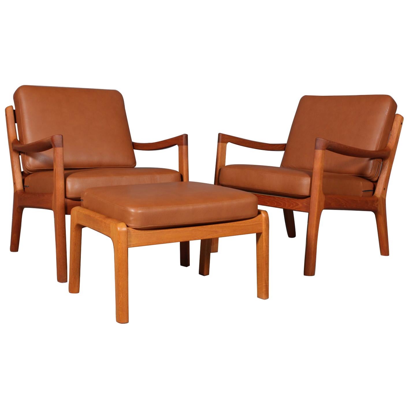 Ole Wanscher Set of Lounge Chairs with Ottoman