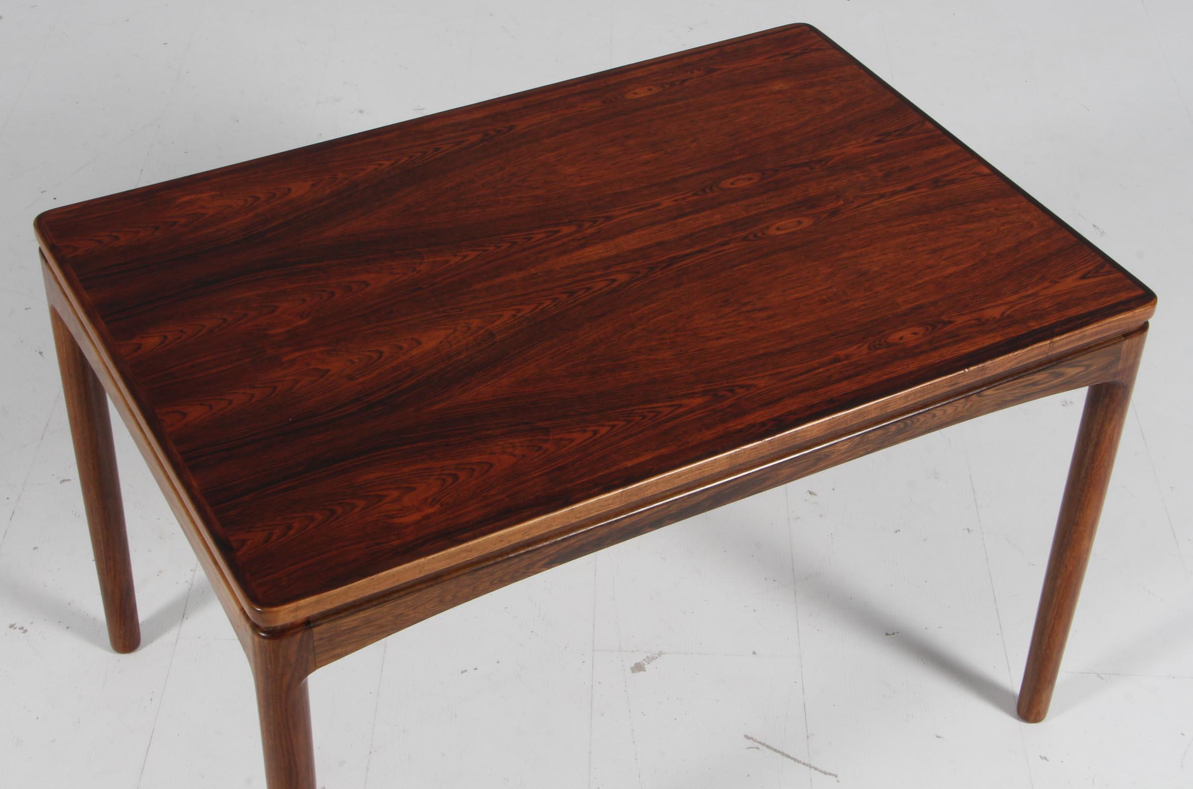 Ole Wanscher side table of veneered rosewood.

Model Senator, made by Cado.

 