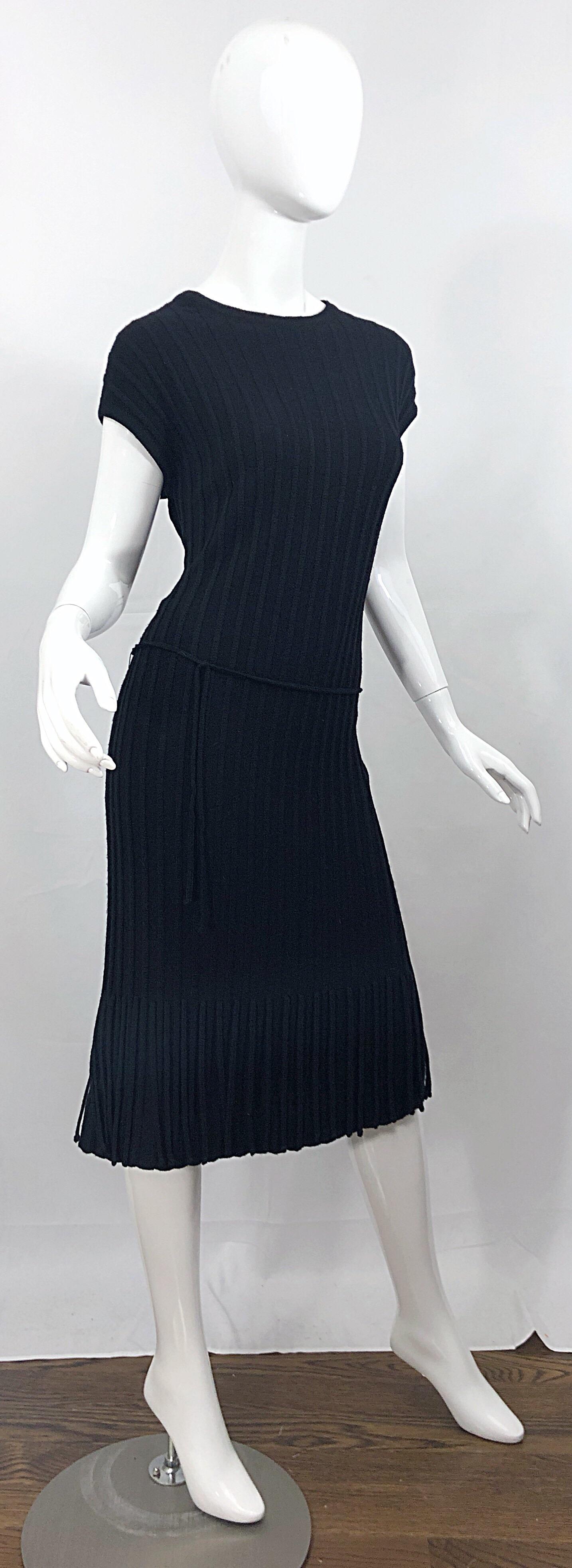 Women's Oleg Cassini 1960s Large Size Black Carwash Hem Flapper Style Vintage Wool Dress For Sale