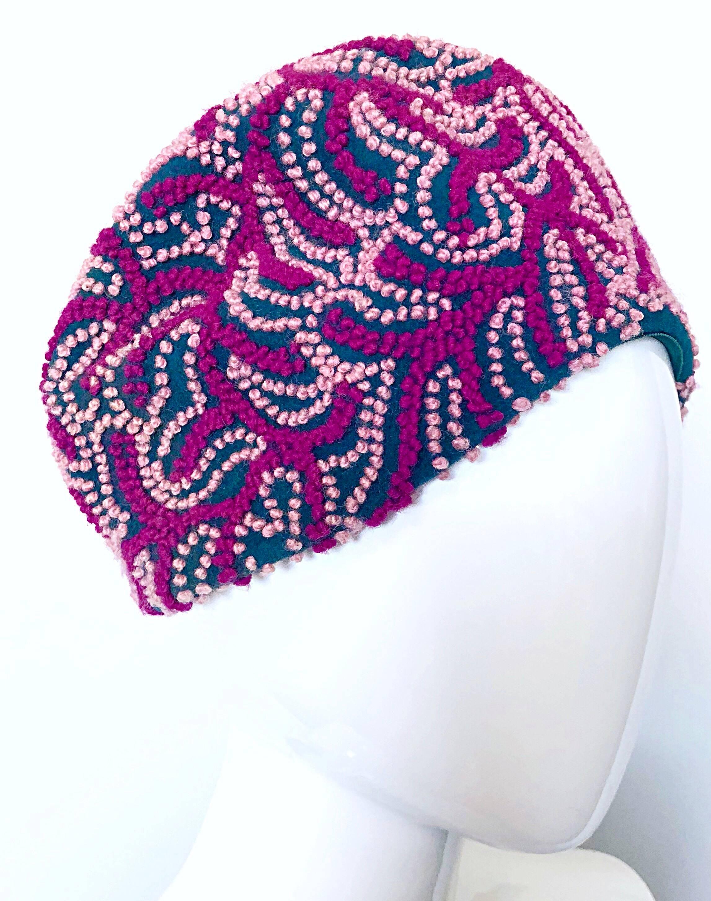Oleg Cassini 1960s Pink + Fuchsia + Navy Blue Wool 60s Mod Vintage Cloche Hat In Excellent Condition For Sale In San Diego, CA