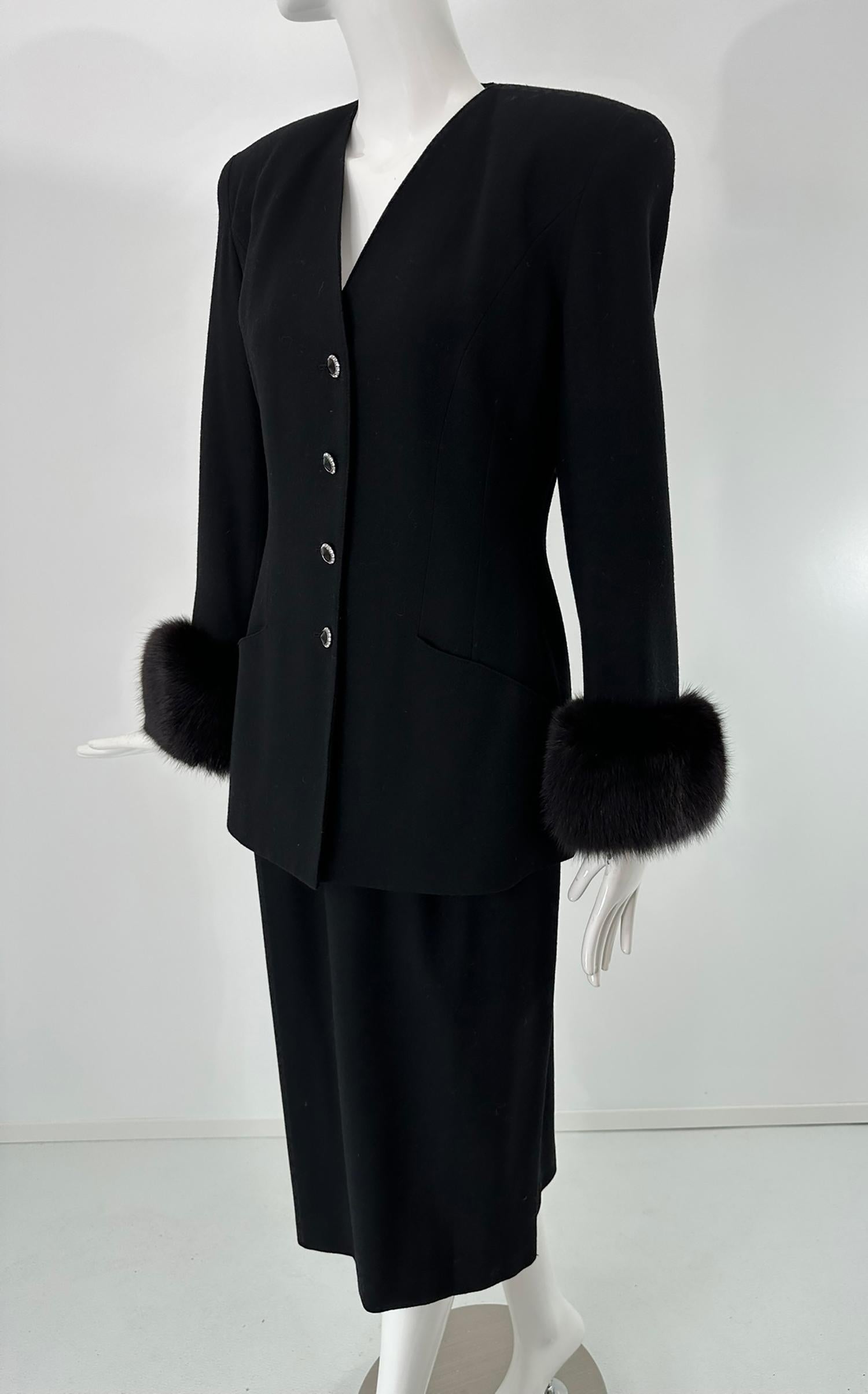 Oleg Cassini anni '90, abito nero 100% lana con polsini in pelliccia di volpe 8 in vendita 8