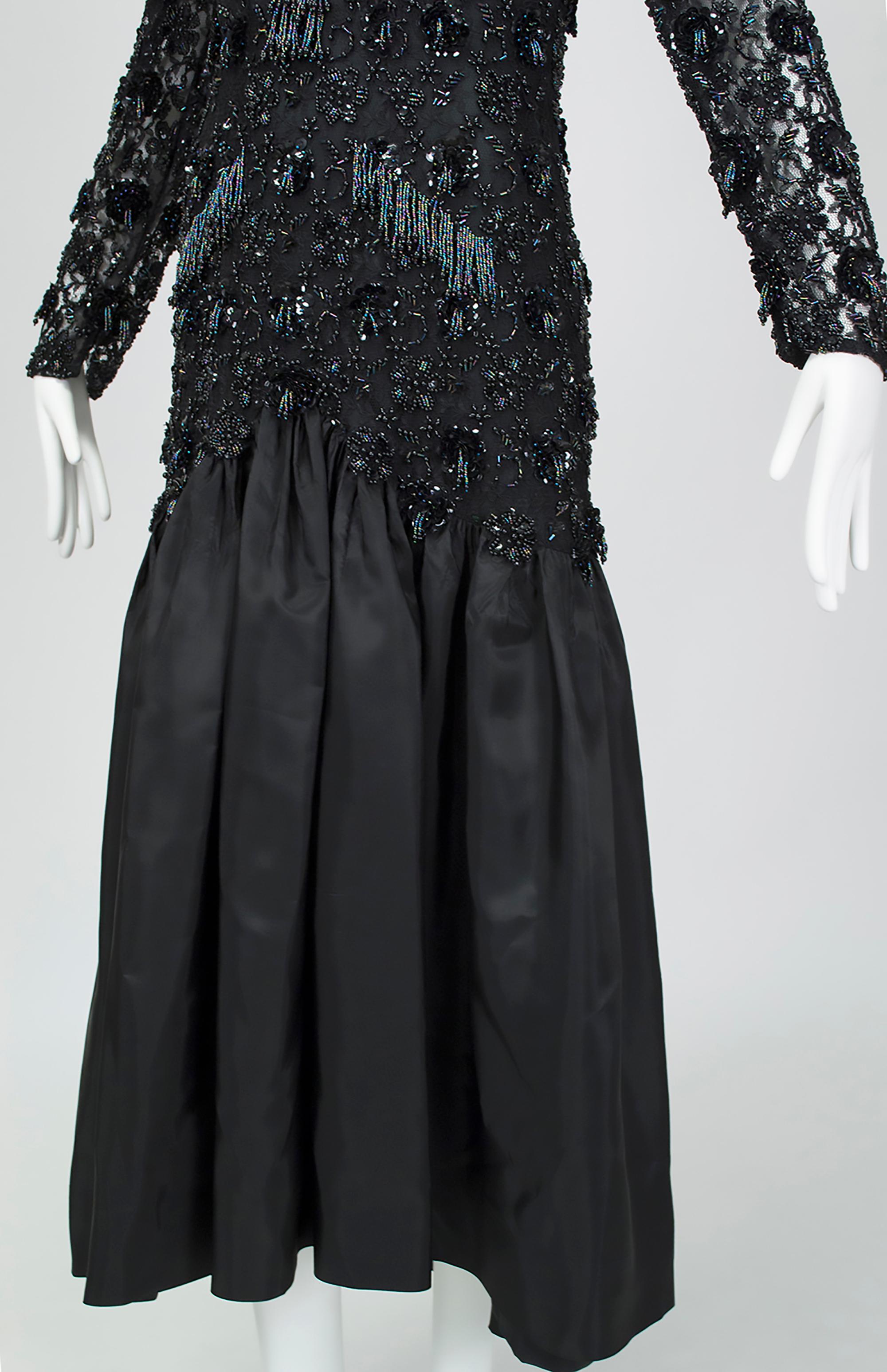 Oleg Cassini - Robe noire glamour perlée à illusion d'illusion avec jupe trompette et jupe trompette, années 1980 en vente 2