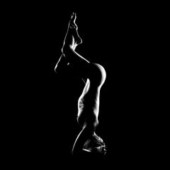 „Crown Chakra“ Schwarz-Weiß-Fotografie 32" x 32" in Auflage von 5 Stück von Oleg Char