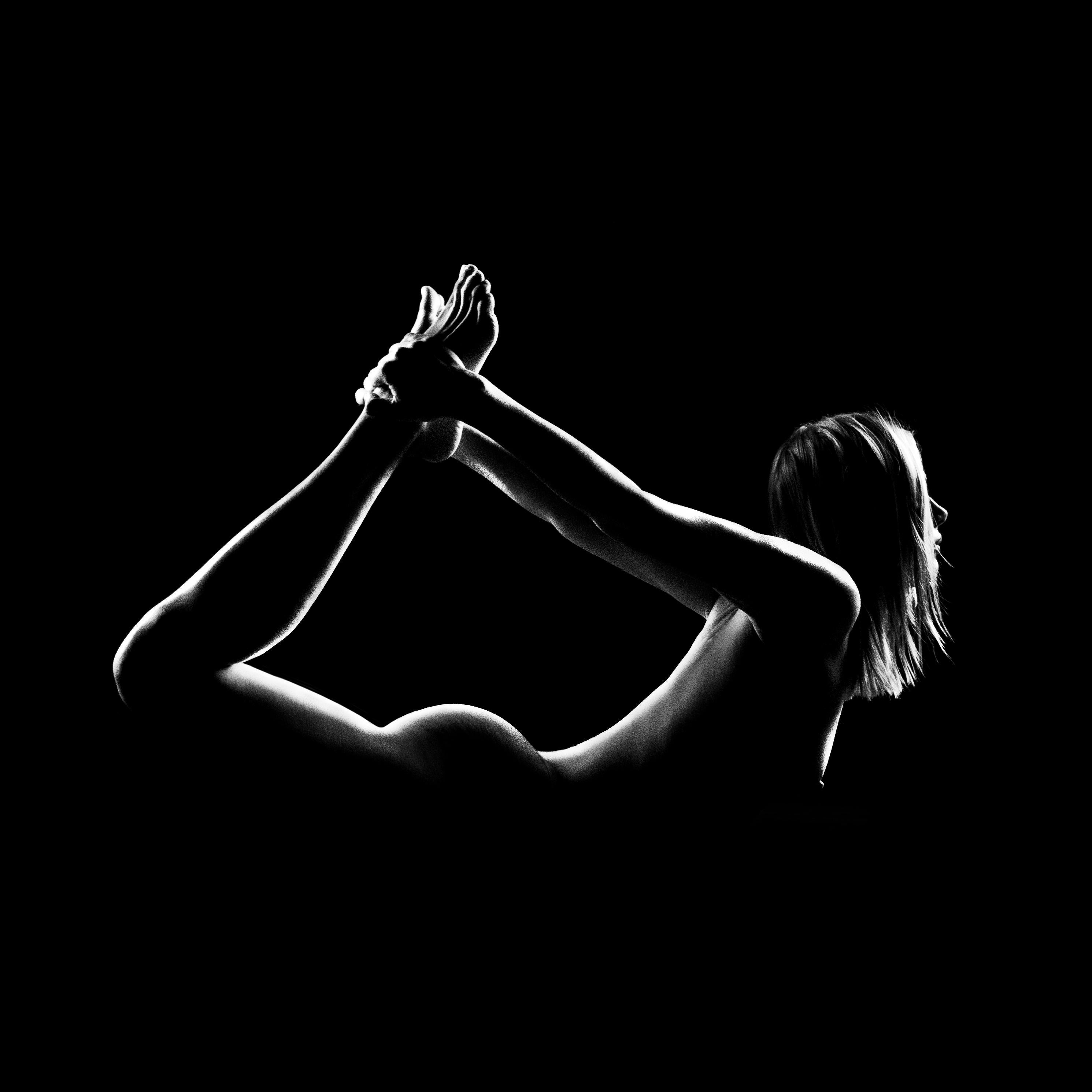 "Sacral Chakra" Fotografía en blanco y negro 24" x 24" en Edición 1/10 por Oleg Char

Sin enmarcar. Se envía enrollado en tubo.

Tallas disponibles:  
Edición de 20: 18 x 18 pulgadas 
Edición de 10: 24 x 24 pulgadas 
Edición de 5: 32 x 32