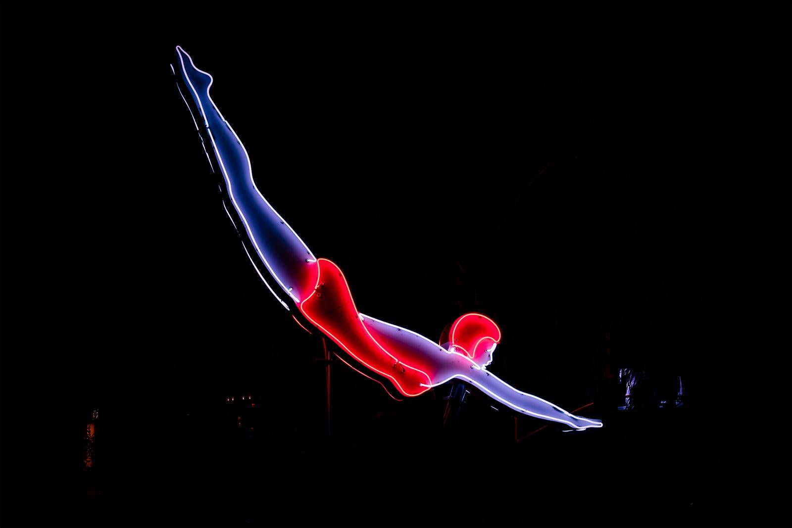 „The Diver“ Fotografie 23" x 32" Zoll Auflage von 10 Stück von Oleg Char