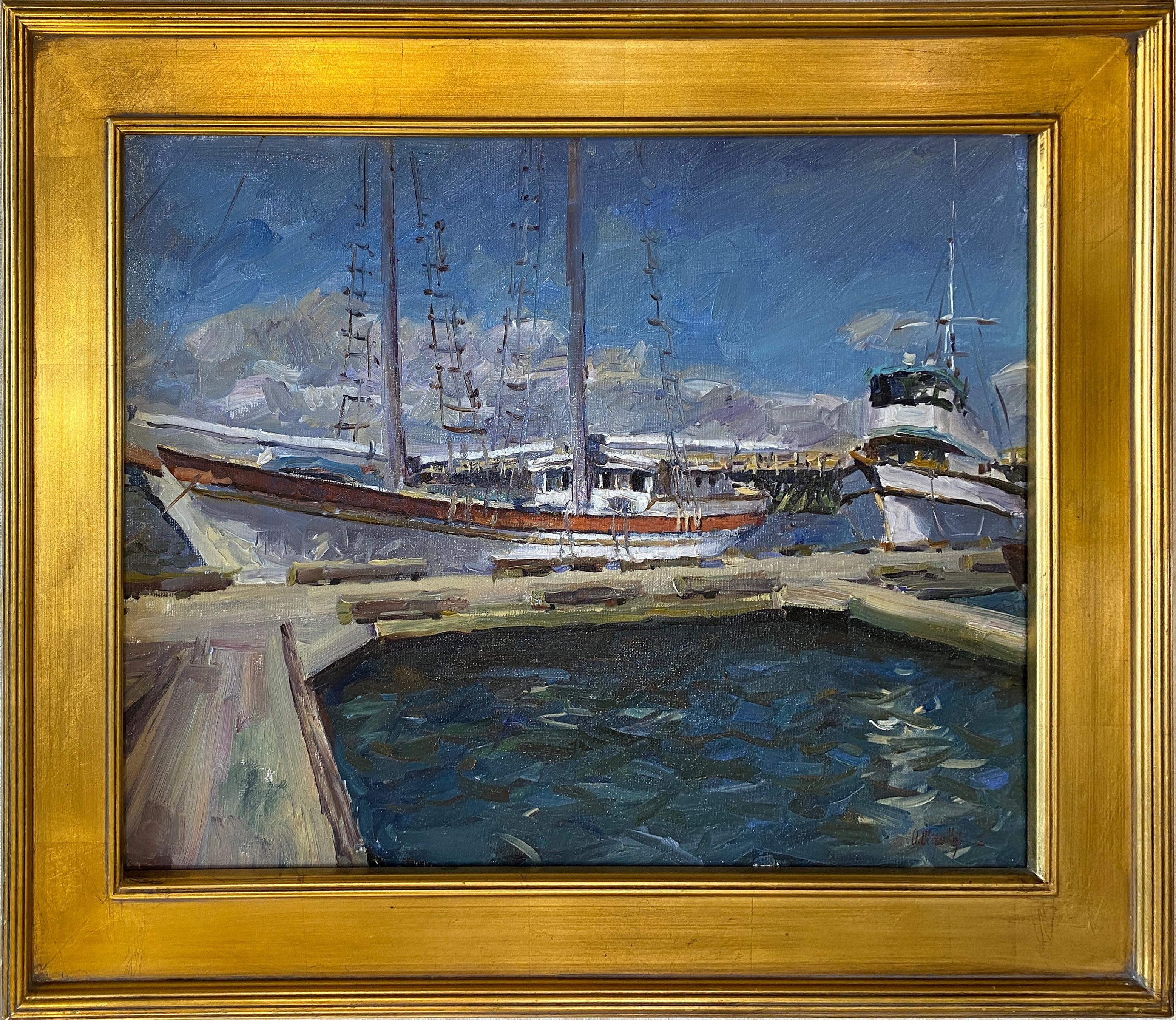 Esta acogedora y soleada escena portuaria con barcos fue pintada por el artista de origen ucraniano Oleg Ulitskiy en 2012.  Ulitiskiy utiliza un estilo pictórico y realista en este óleo sobre lienzo.  Los cielos azules prominentes están salpicados