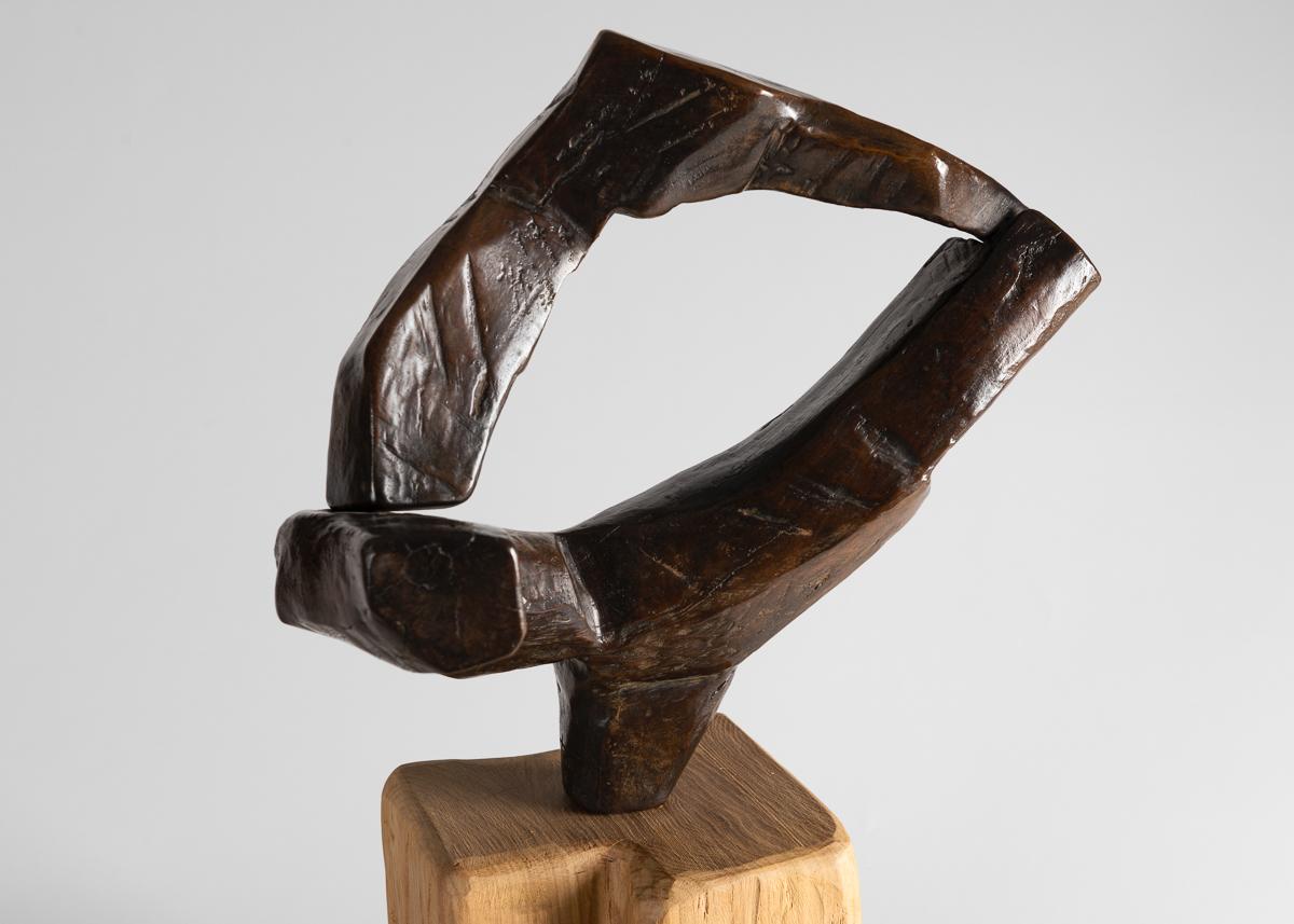 Zigor’s work is shaped by his relationship to the environment of the Basque region, both by the natural landscape as well as the significance of the Basque identity. His sculptures and drawings are marked by an enduring simplicity and a sensitivity