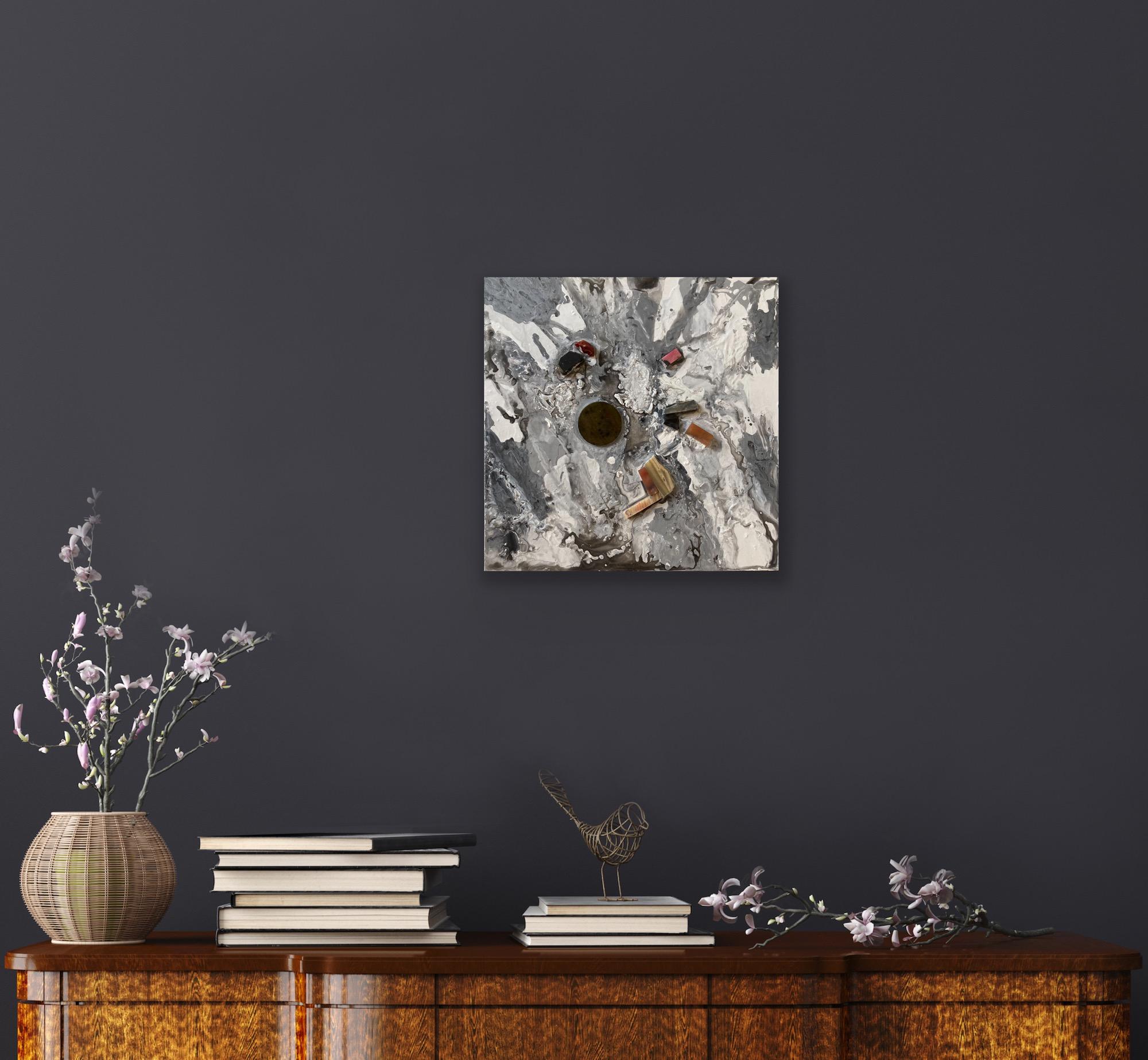 Square composition made on medium-density fiberboard with acrylic paints, as well as texture paste with sand and coffee and natural stones and minerals. It is covered with a durable acrylic varnish. Suitable for all types of modern interiors.
We all