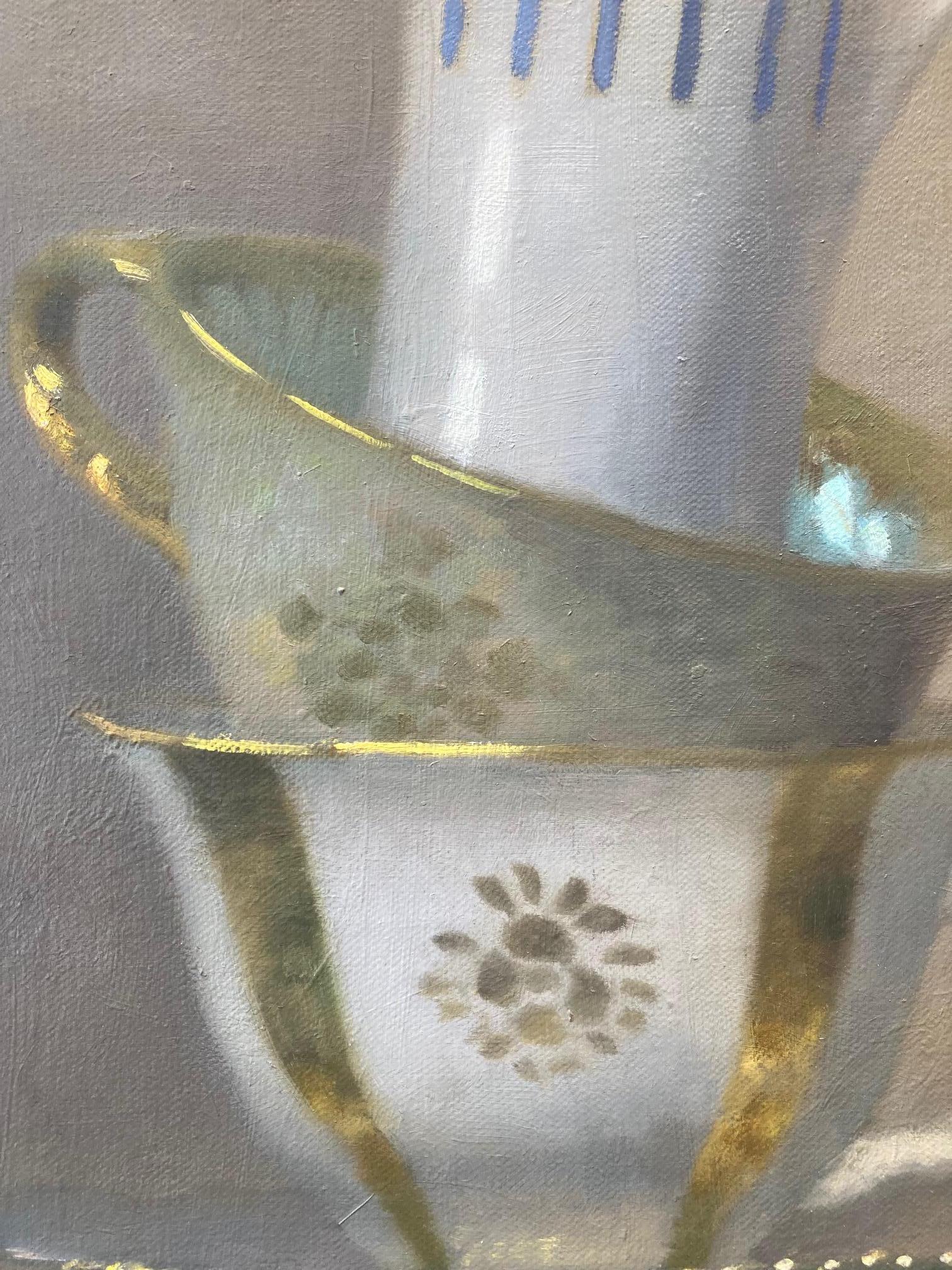 Quattro tazze impilate Bianco, Blu, Verde, Oro, Argento con bordo a scacchiera - Painting Realismo di Olga Antonova