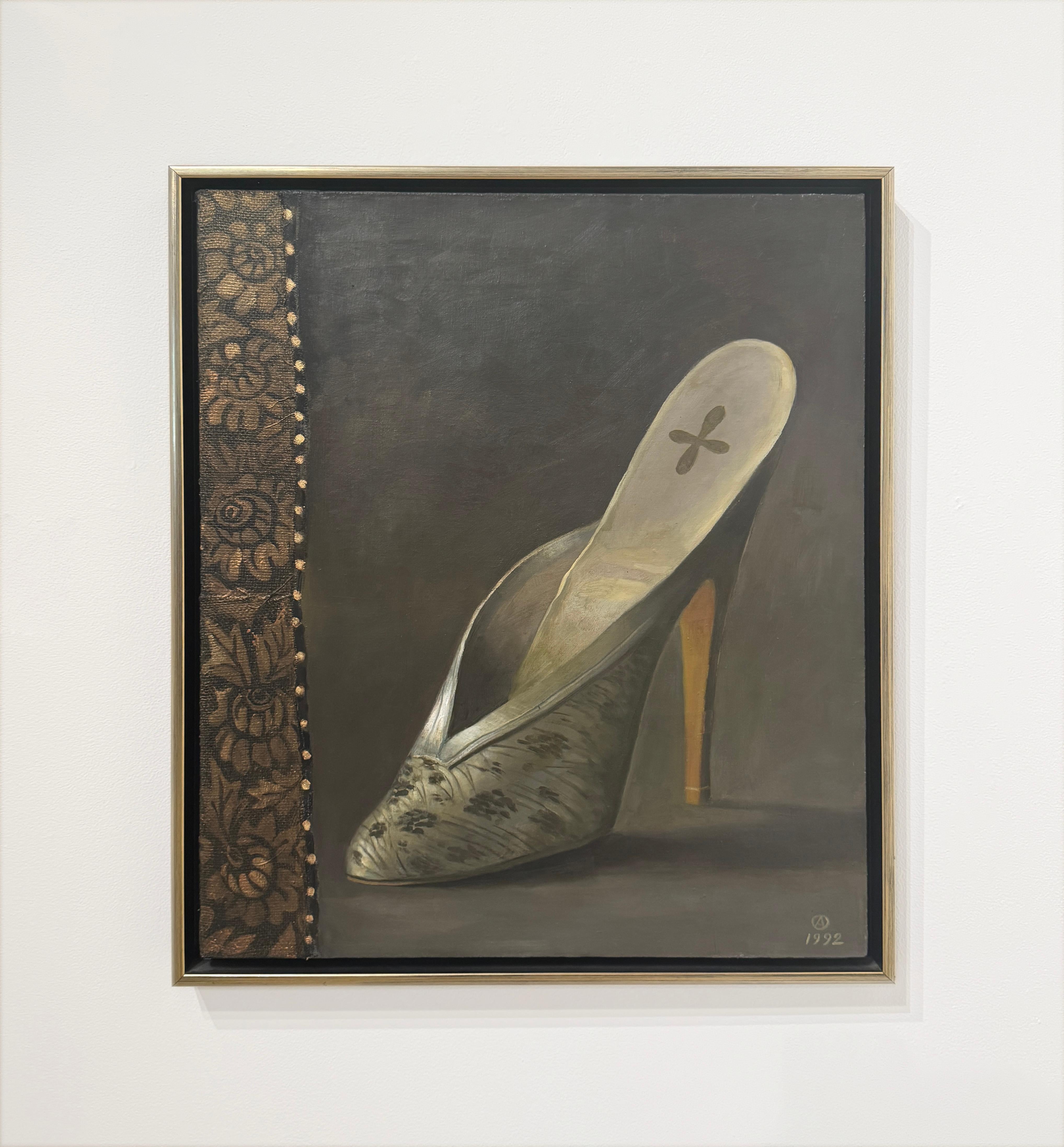 PORTRAIT OF A SHOE - Still Life / Realism / Russian American Artist - Painting by Olga Antonova