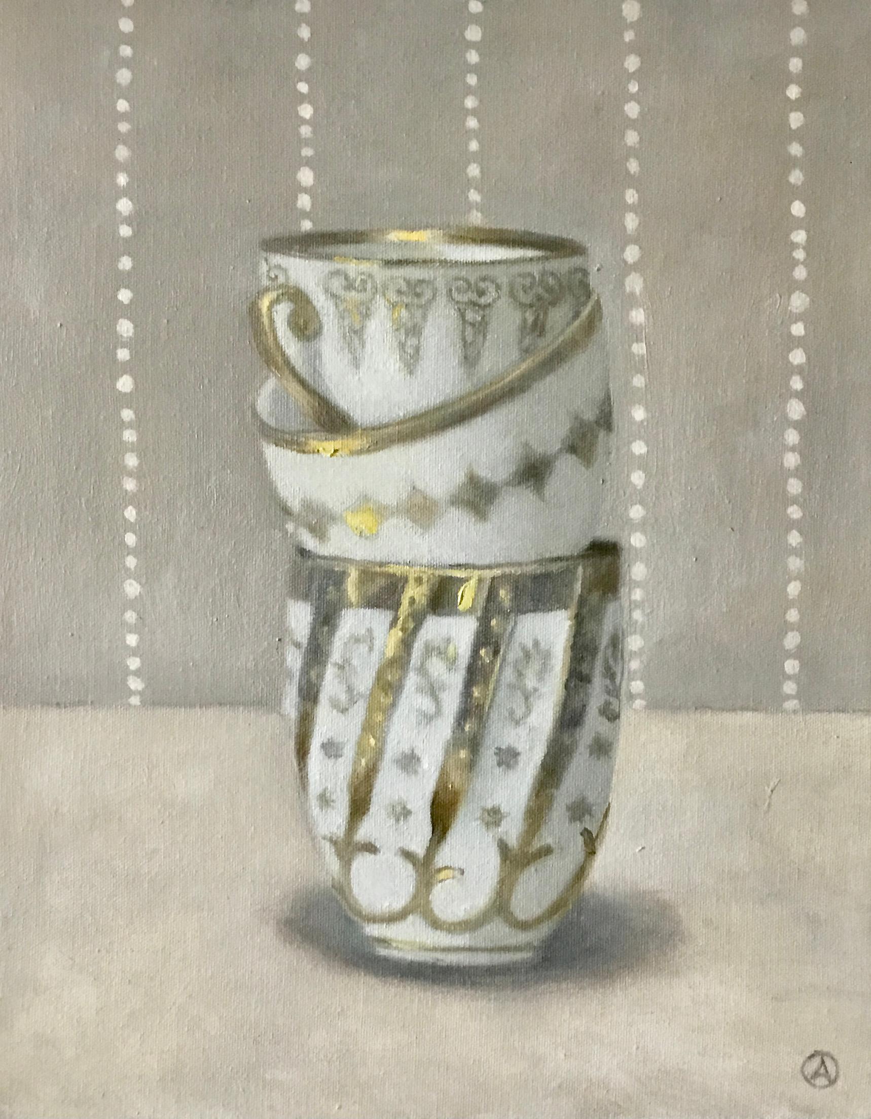 Still-Life Painting di Olga Antonova - "Tre tazze impilate Oro Bianco Tan con motivo a pois bianchi sullo sfondo".
