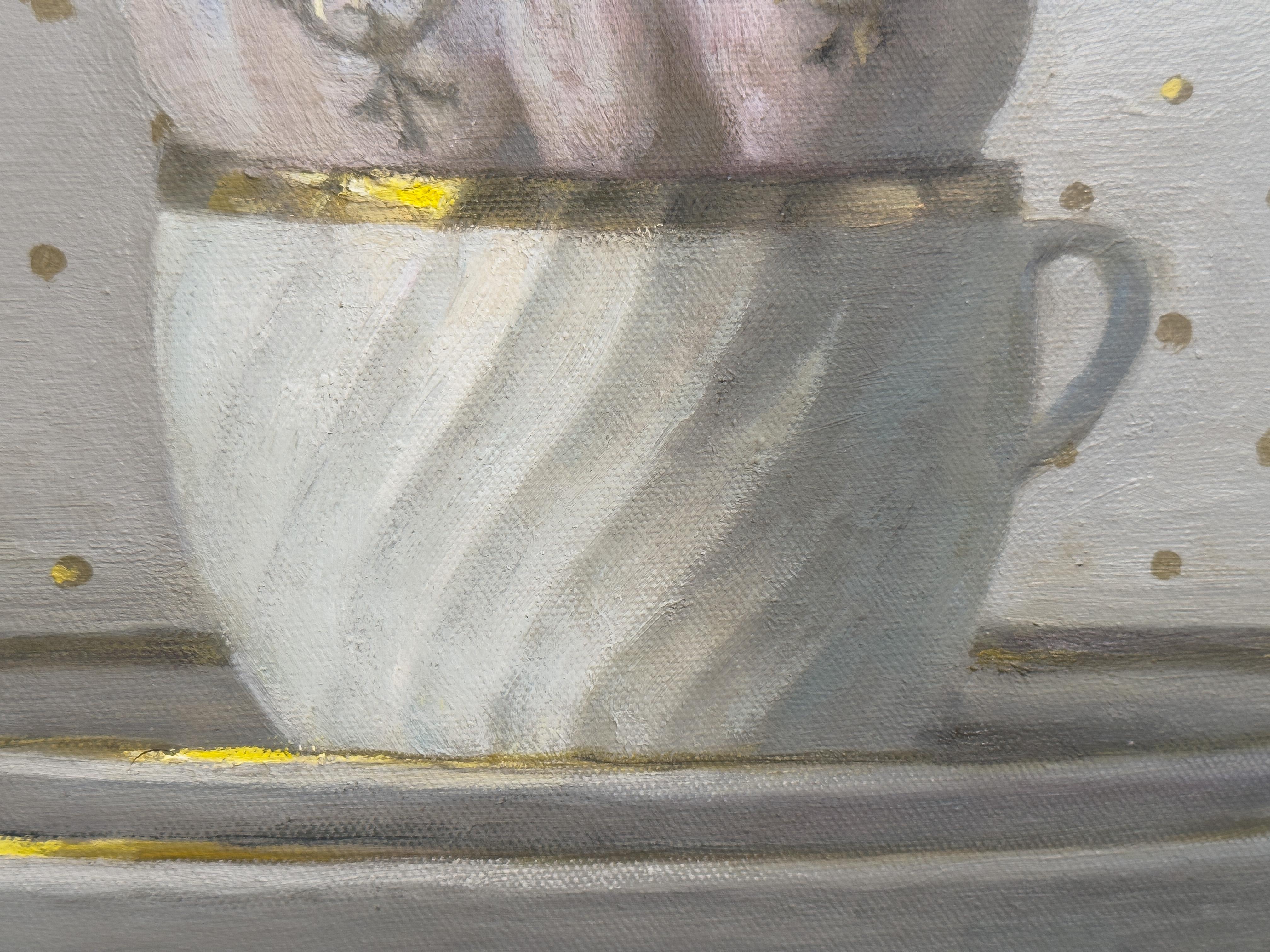 TWO STACKED CUPS ON POLKA DOTS – Realismus / Stillleben / Teebecher / Küche im Angebot 1