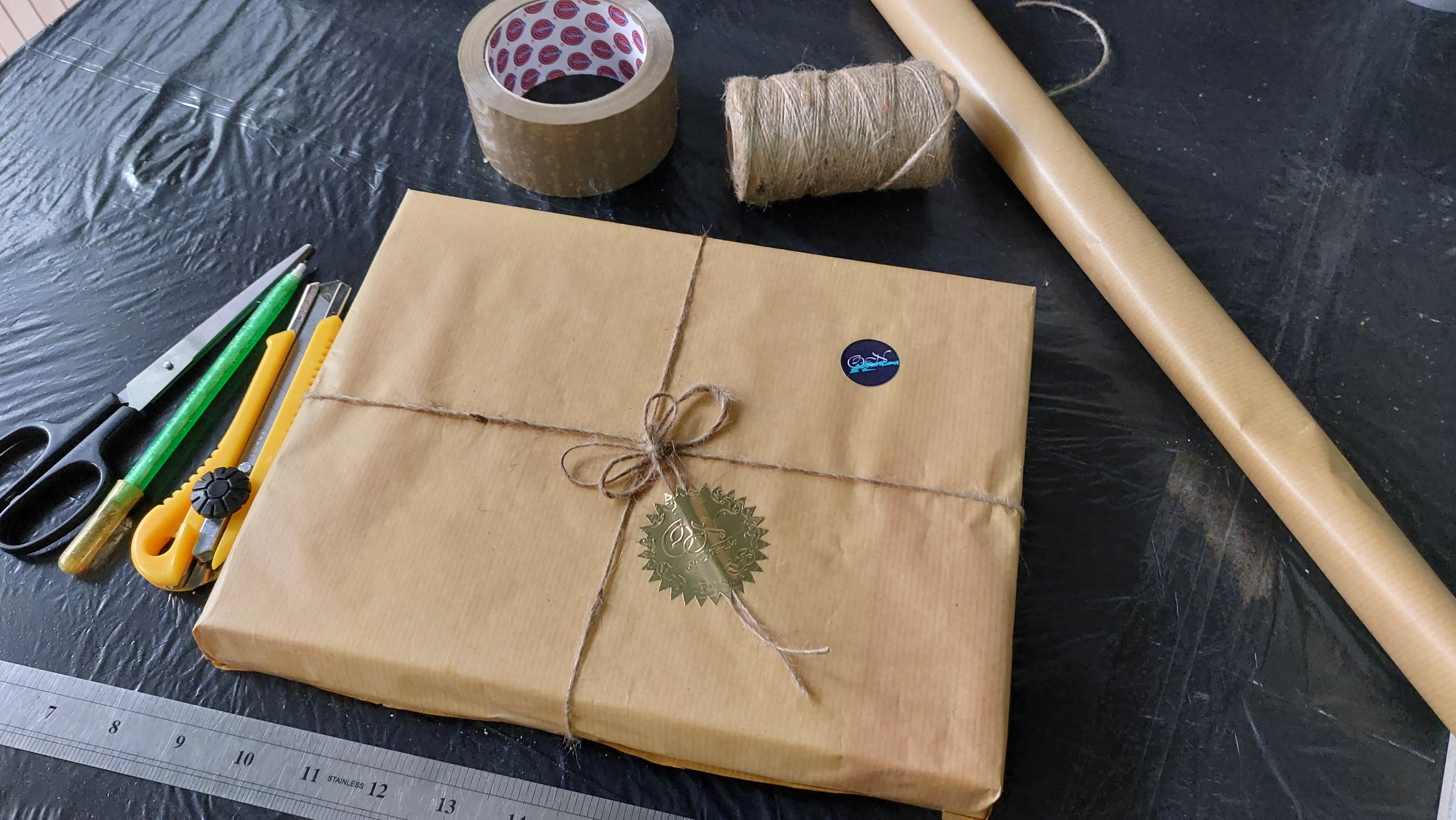 Queue de baleine au coucher du soleil en vente 4