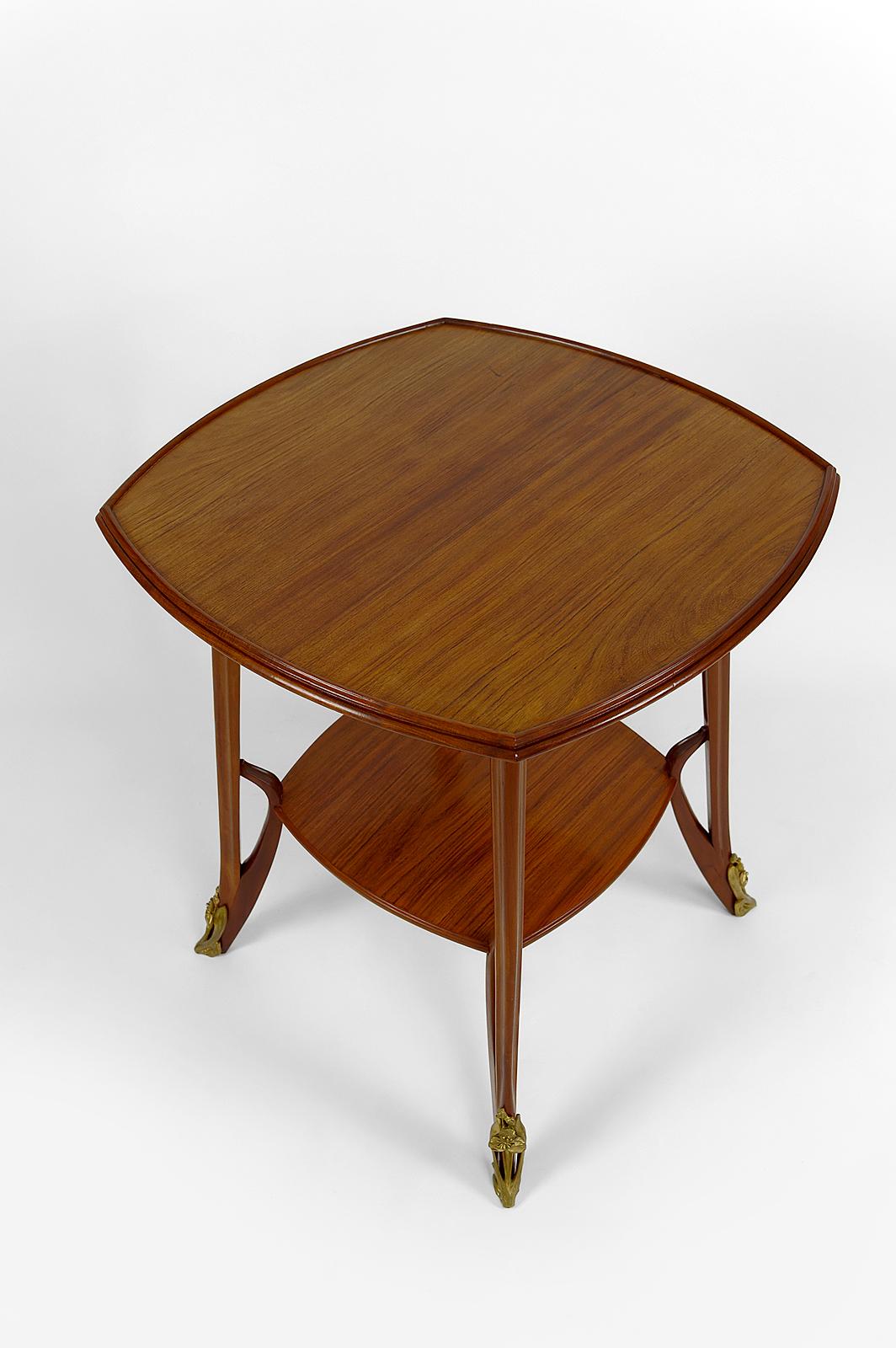 Olga Pedestal Table by Louis Majorelle, France, circa 1900 For Sale 1