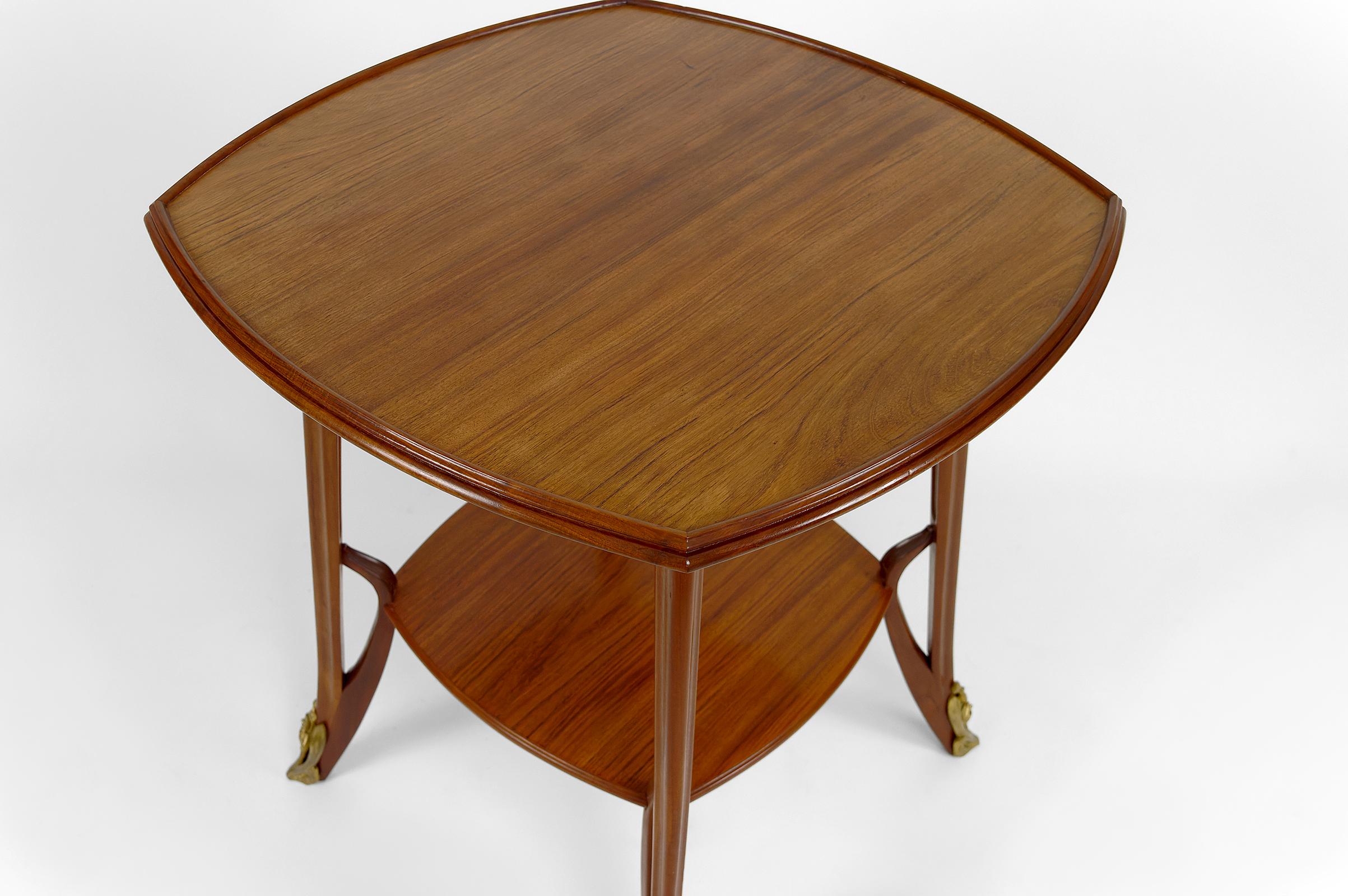 Olga Pedestal Table by Louis Majorelle, France, circa 1900 For Sale 2