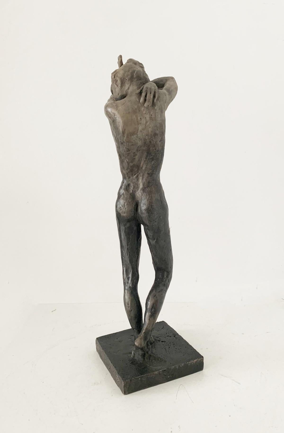 Une femme. Sculpture figurative contemporaine en bronze, art polonais, édition limitée en vente 1