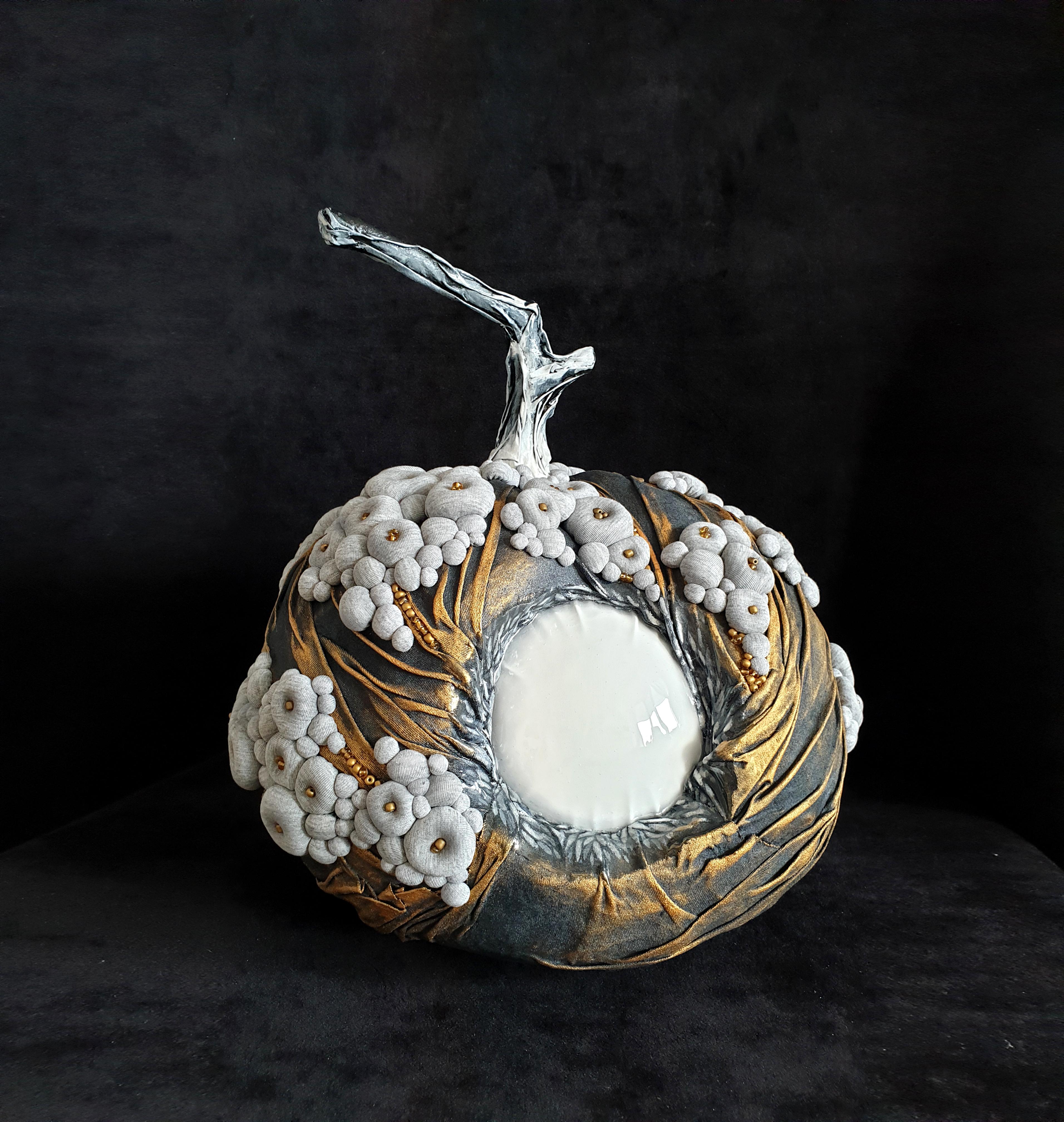 Apple of Eden (big) - Sculpture by Olga Radionova