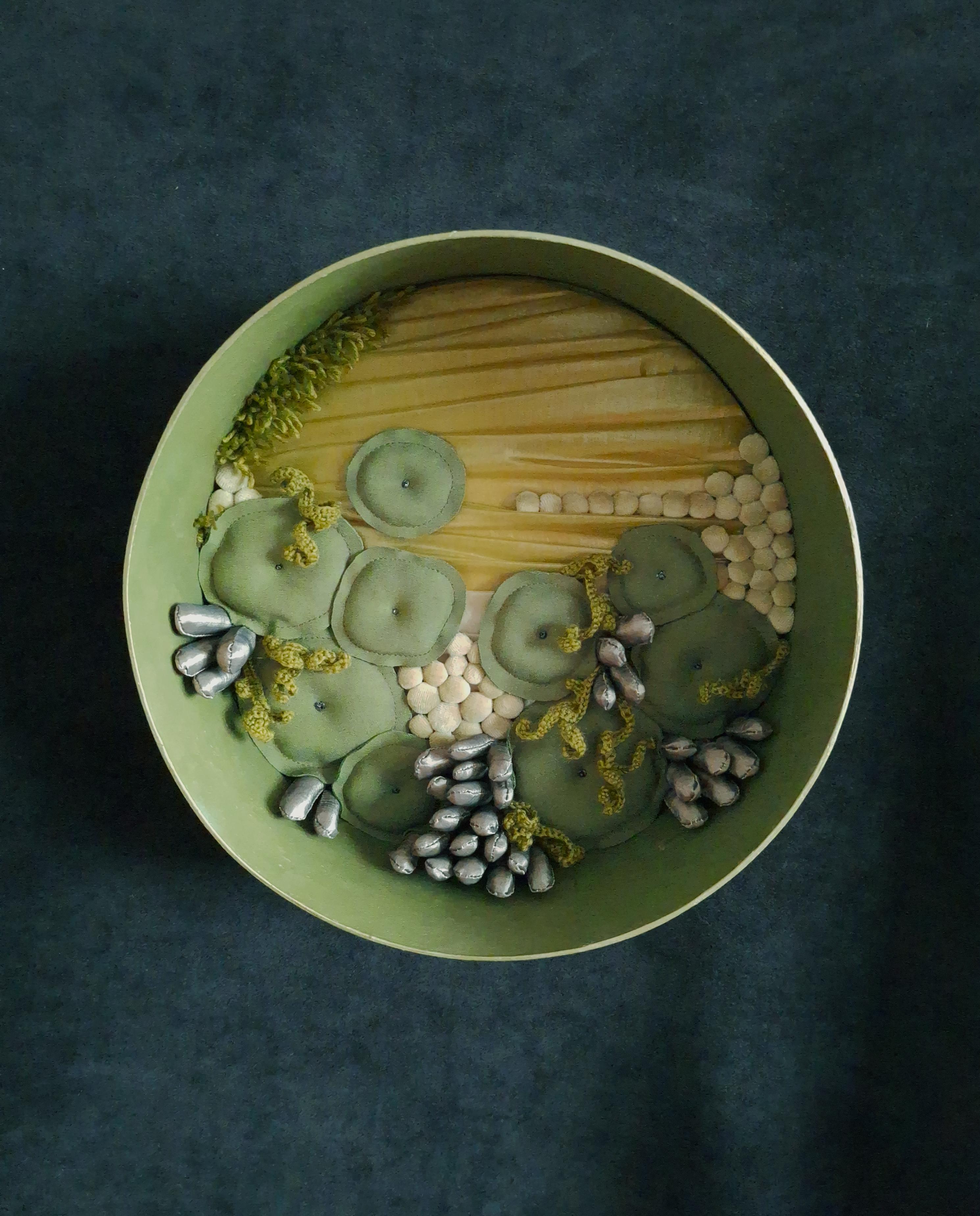 Jardin de printemps. série « Imaginary Gardens » - Sculpture de Olga Radionova