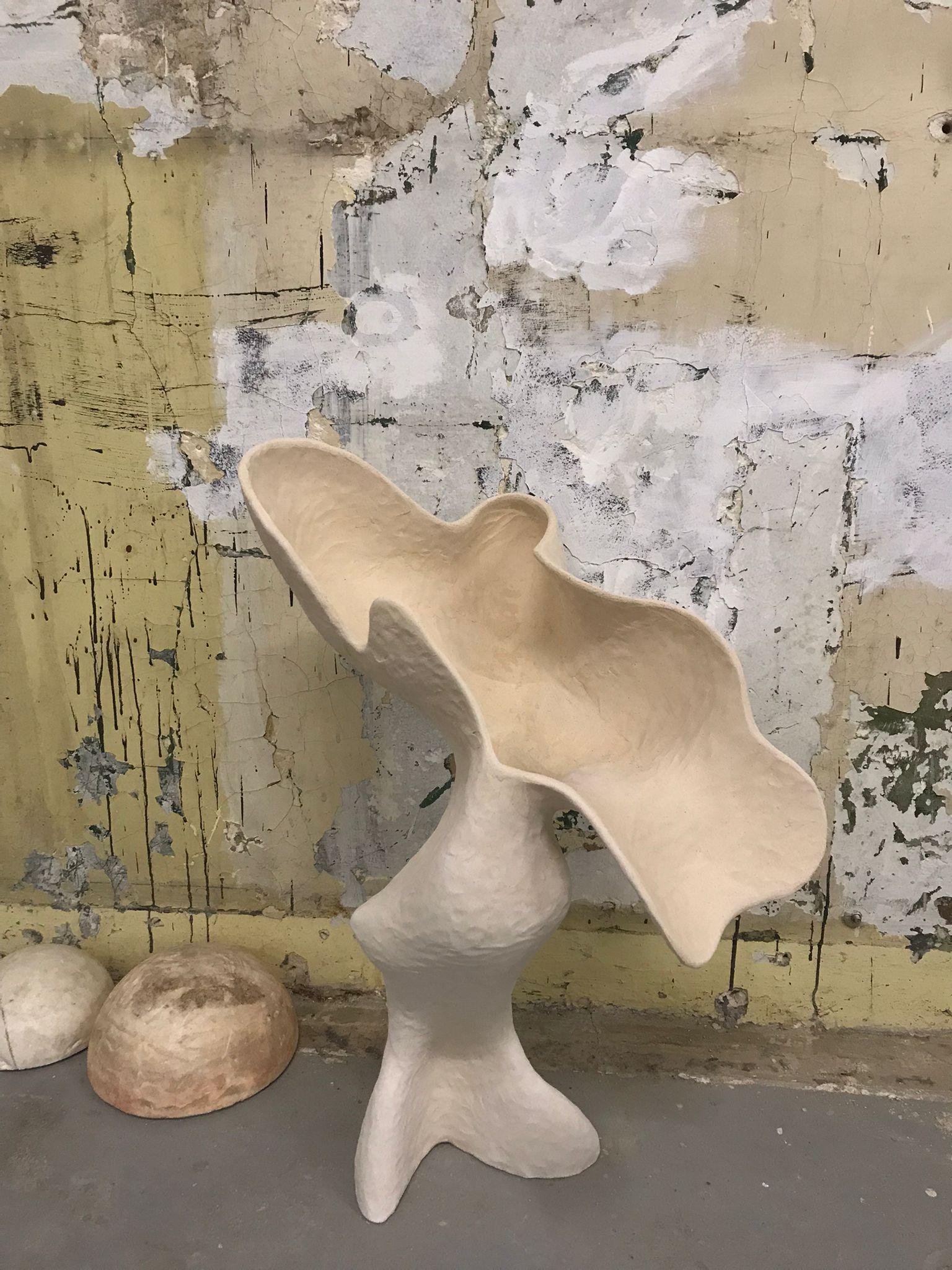 Dopo aver studiato design del libro, stampa e illustrazione presso l'Università Tecnica Nazionale dell'Ucraina e aver lavorato in linoleografia, acquaforte e pittura a olio, Olga Sabko ha proseguito i suoi studi presso le Beaux-Arts de Paris dove ha