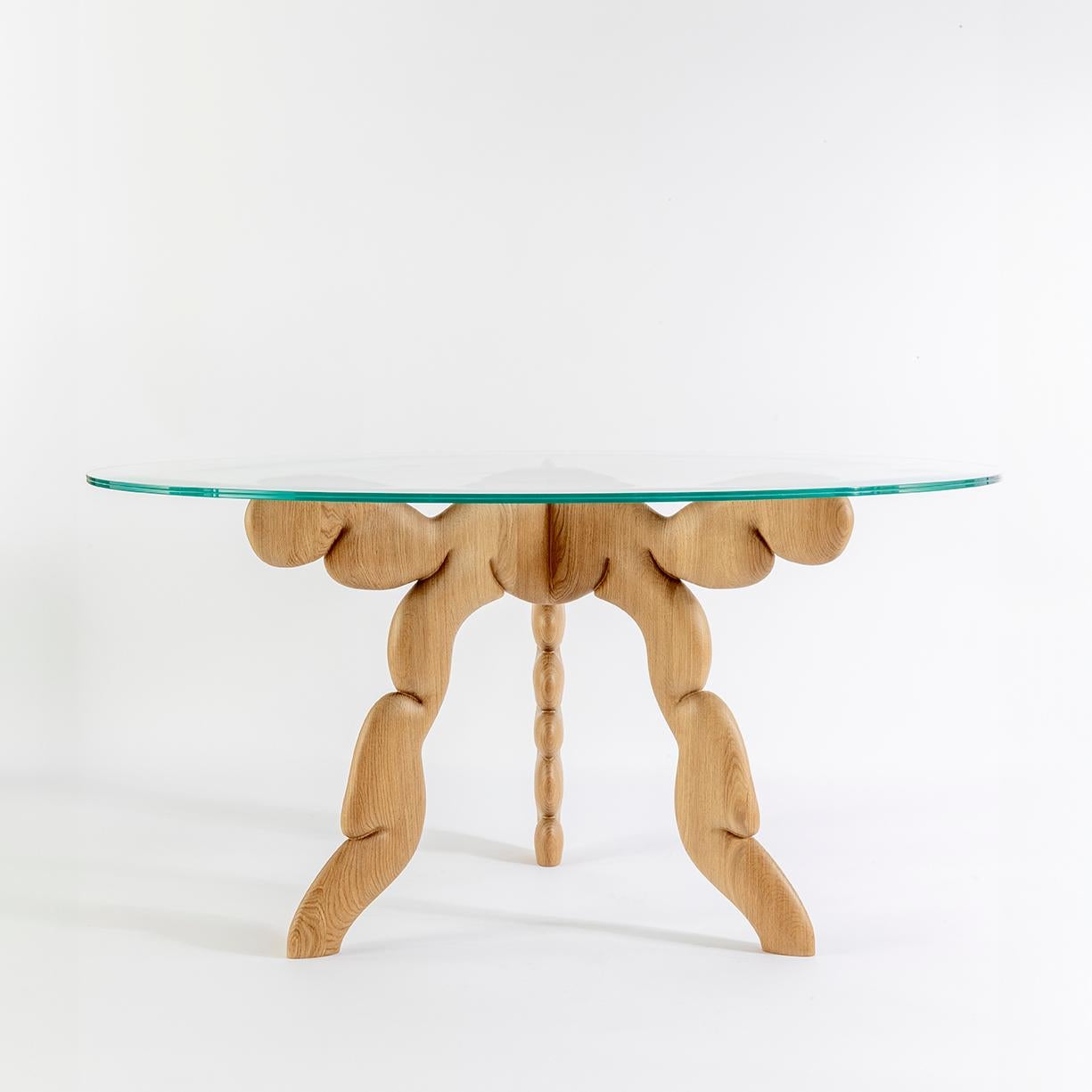 Mesa Olga en madera maciza de roble y tapa de cristal By Matteo Cibic Made in Italy Contemporáneo en venta