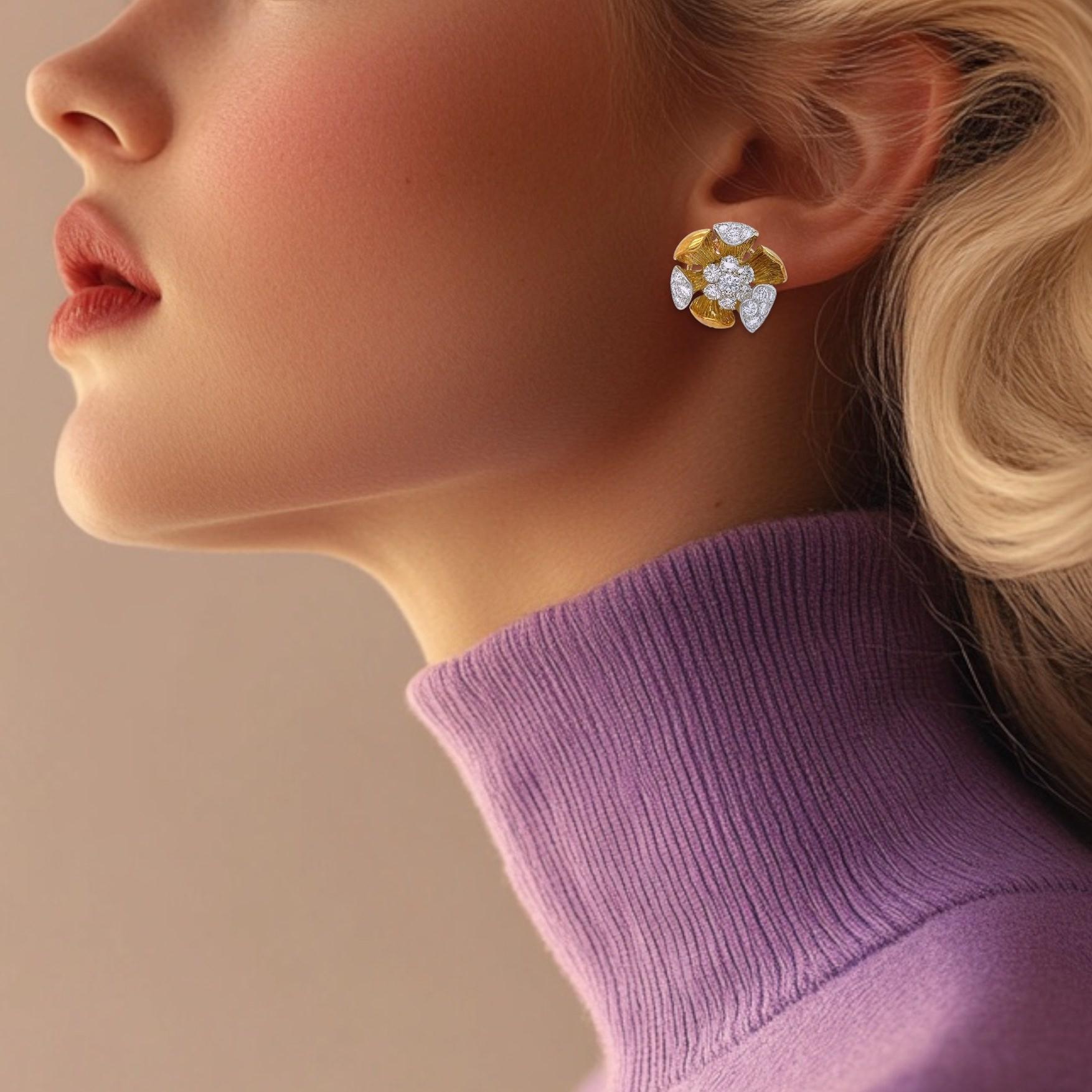 Olga Tritt Gold Diamond Flower Earrings In Good Condition In New York, NY