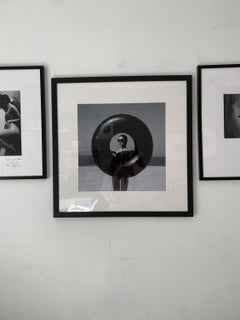 "La vuelta al mundo" Fotografía 39" x 39" pulgadas Edición de 3 por Olha Stepanian